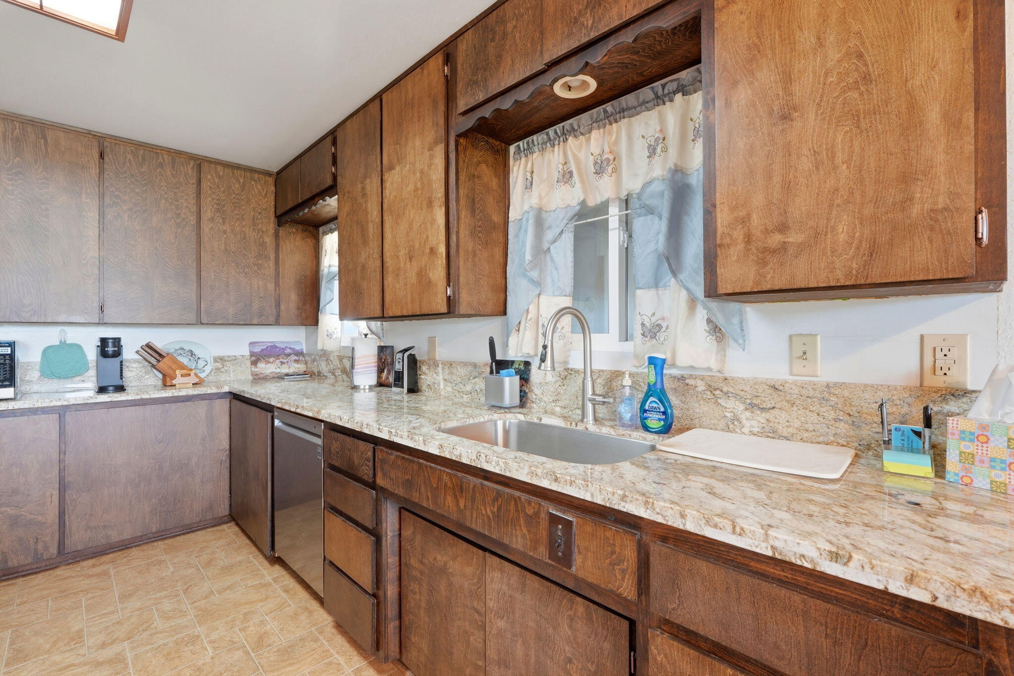 24141 Ave 120, Porterville, CA 93257