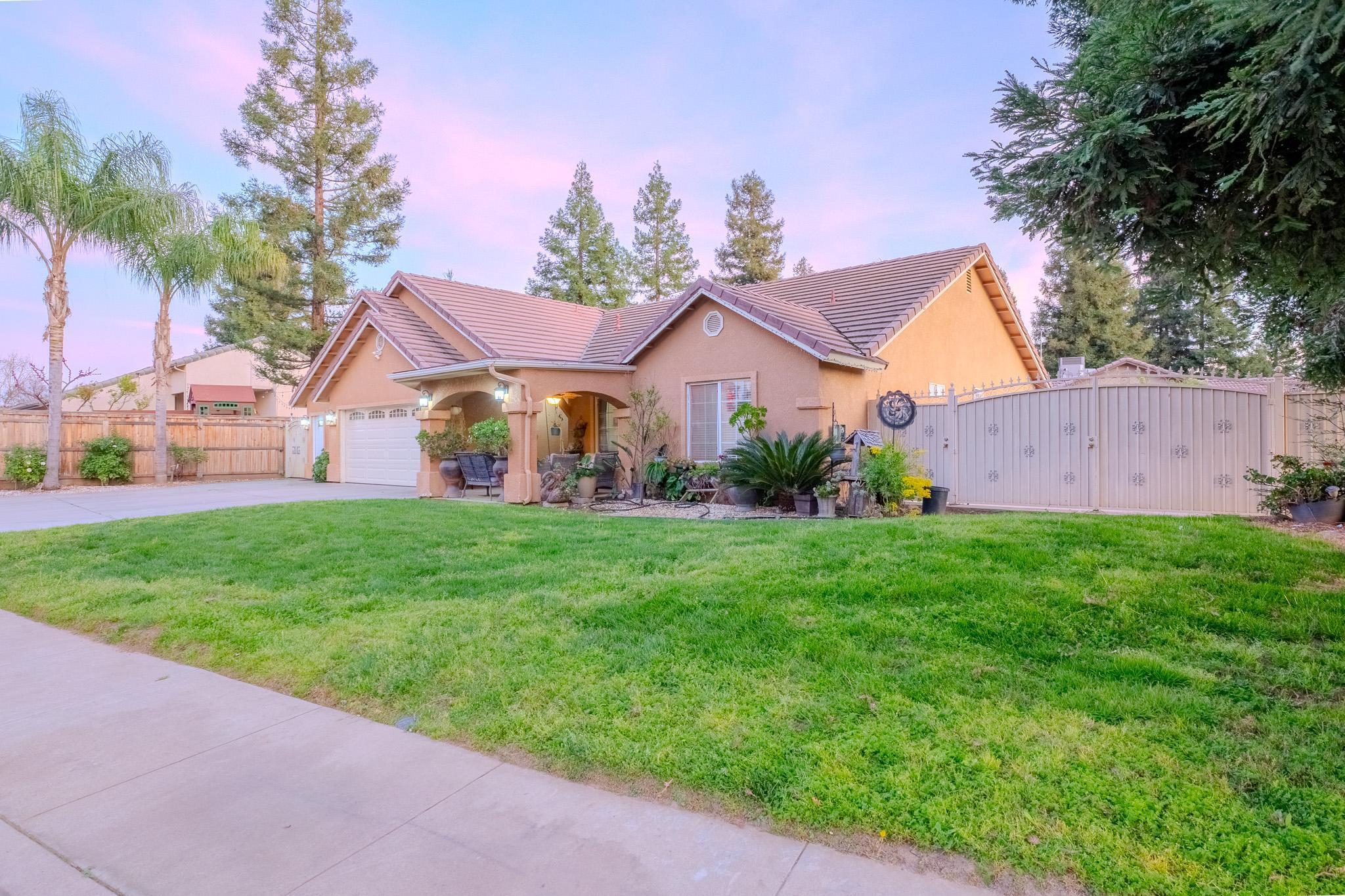 3931 E Elowin Ave, Visalia, CA 93292