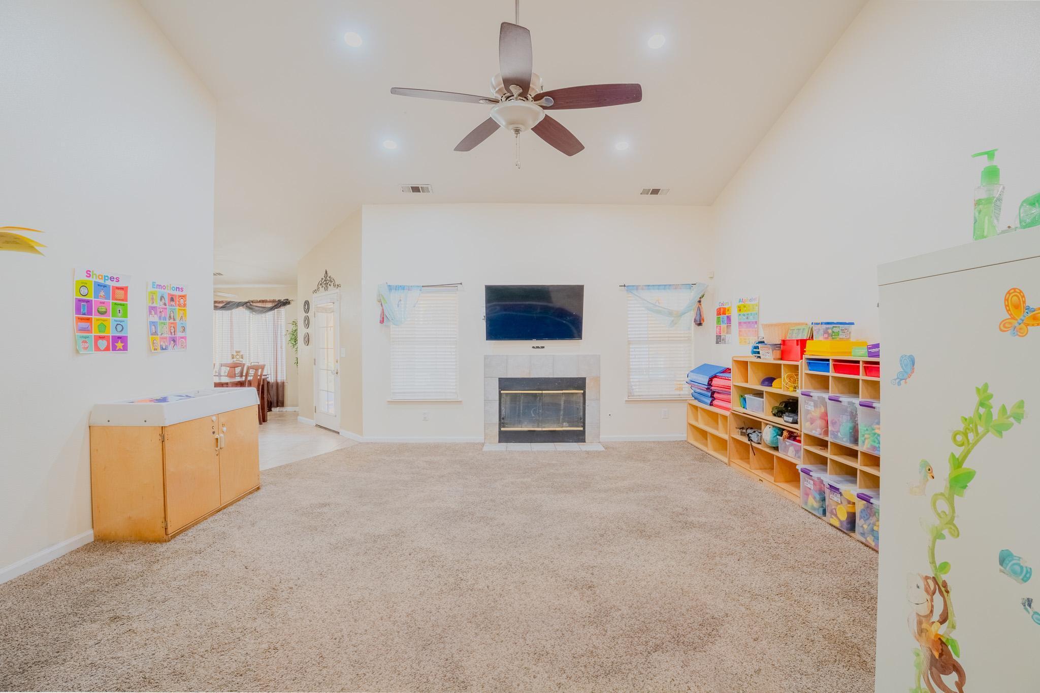 3931 E Elowin Ave, Visalia, CA 93292