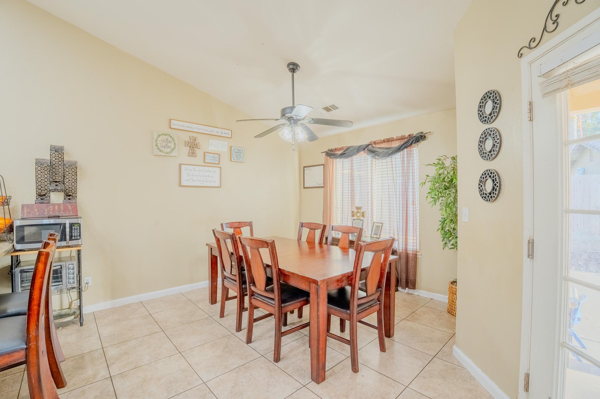 3931 E Elowin Ave, Visalia, CA 93292