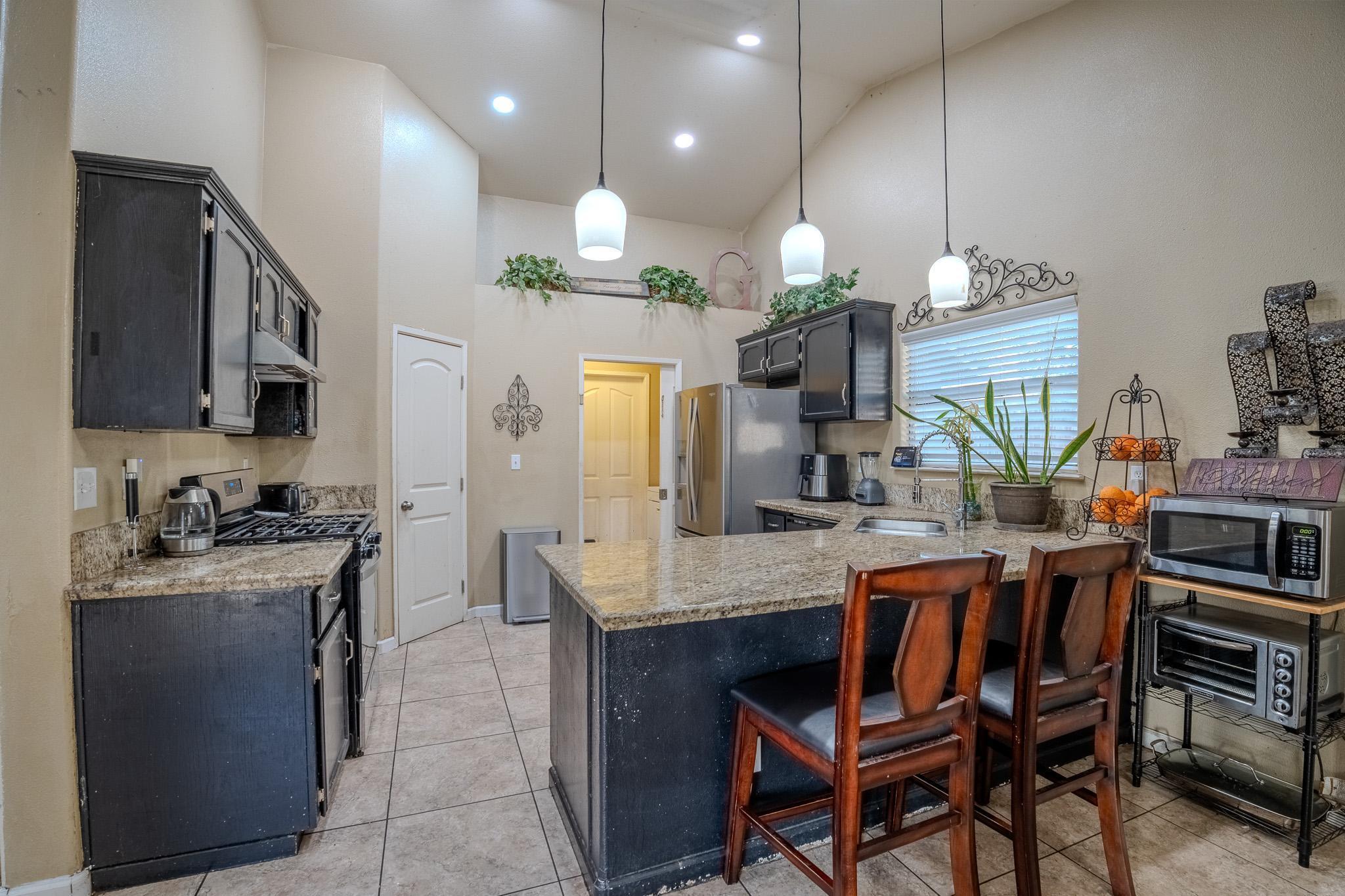 3931 E Elowin Ave, Visalia, CA 93292