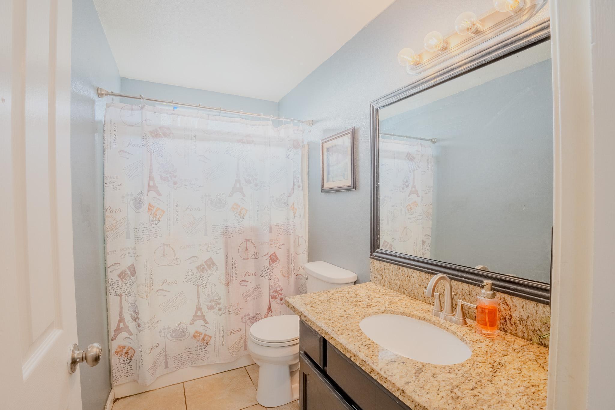 3931 E Elowin Ave, Visalia, CA 93292