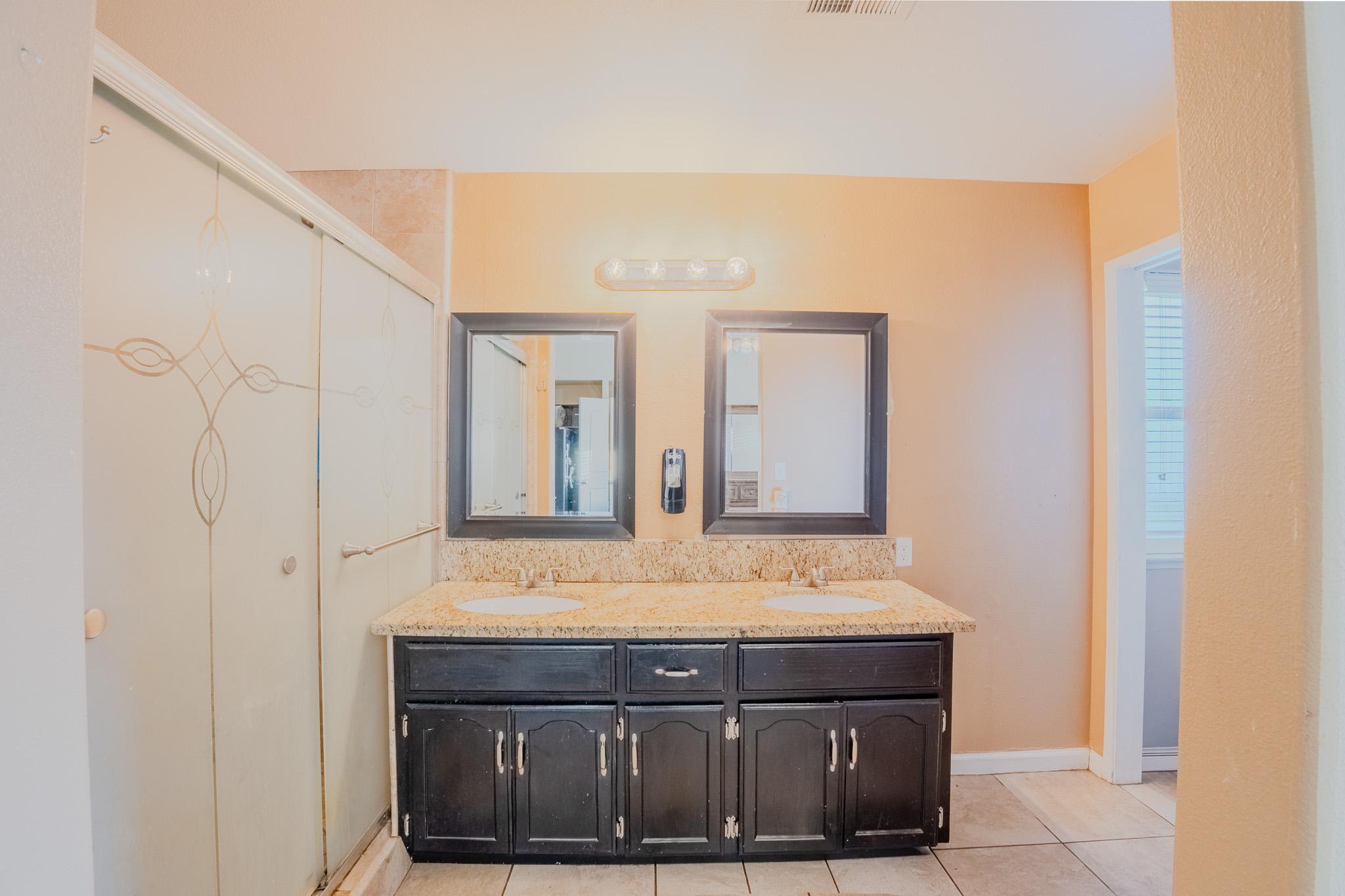 3931 E Elowin Ave, Visalia, CA 93292