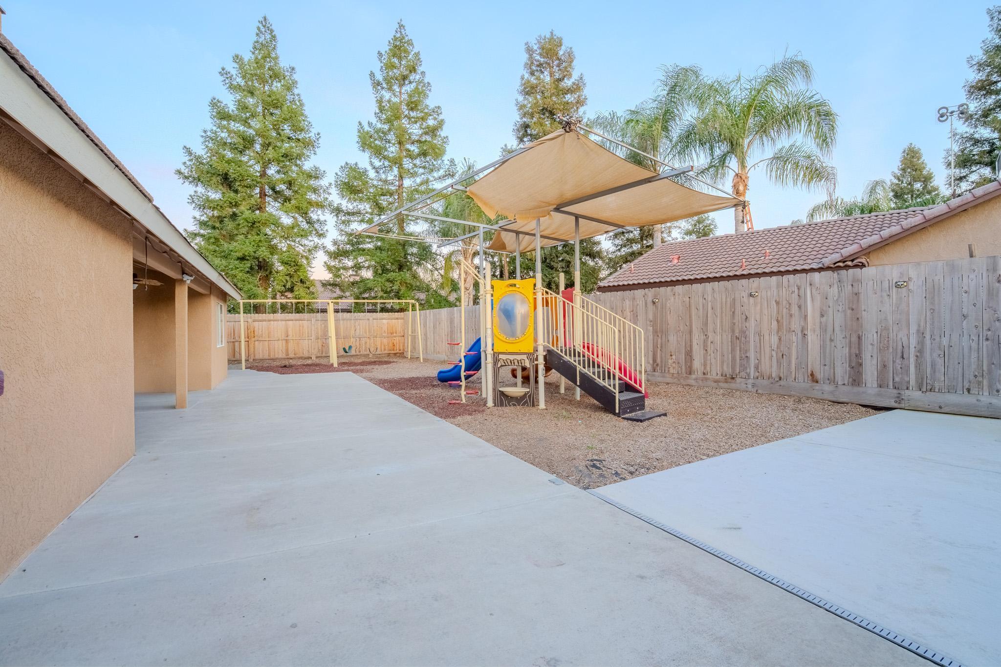 3931 E Elowin Ave, Visalia, CA 93292