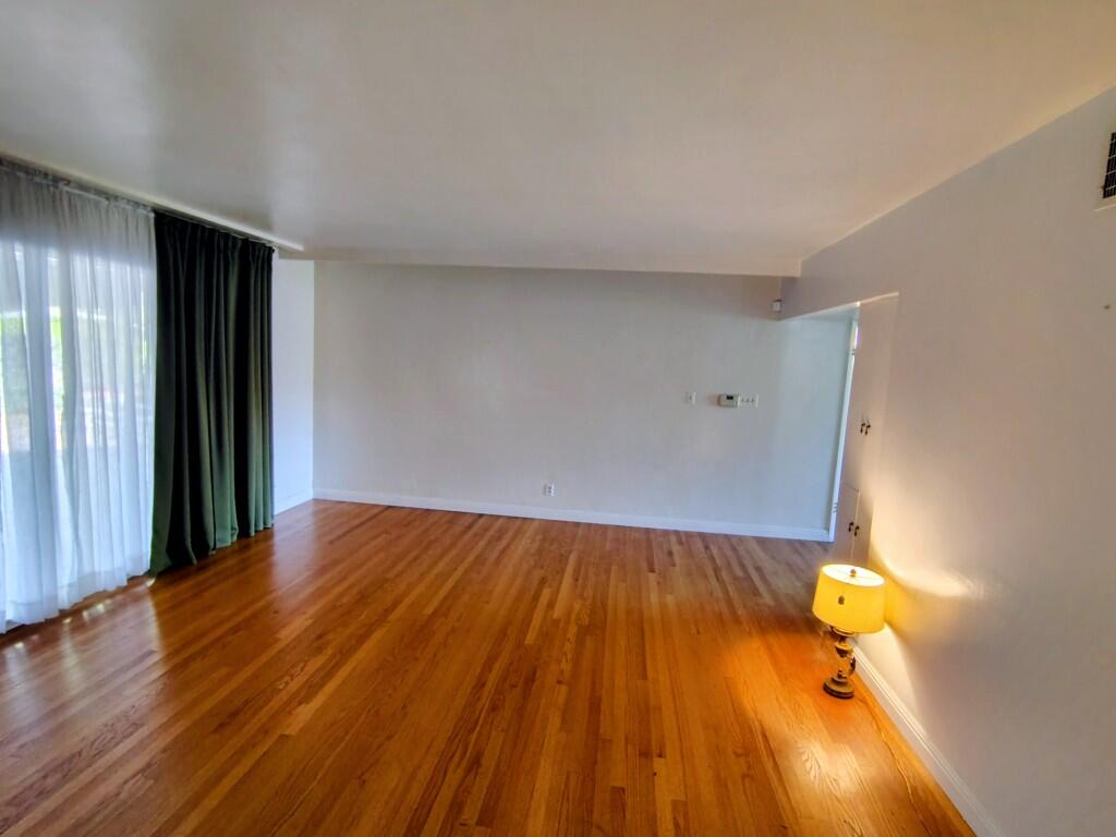 1517 W Kaweah Ave, Visalia, CA 93277