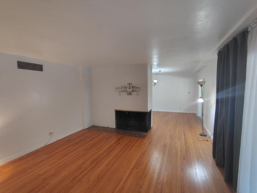 1517 W Kaweah Ave, Visalia, CA 93277