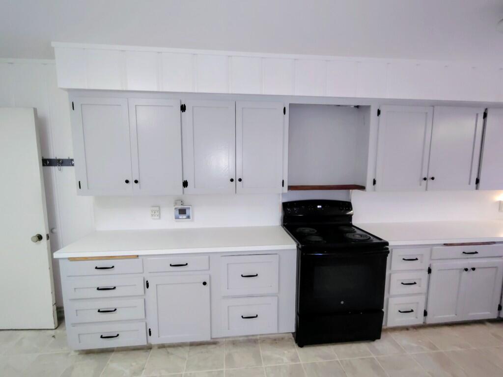 1517 W Kaweah Ave, Visalia, CA 93277