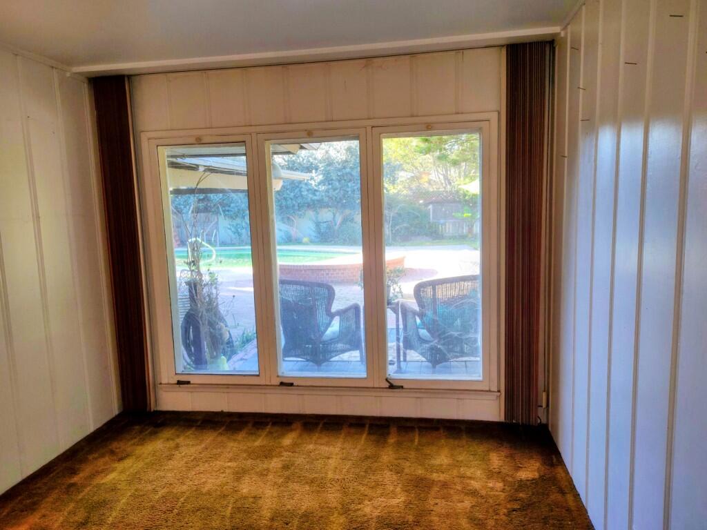 1517 W Kaweah Ave, Visalia, CA 93277