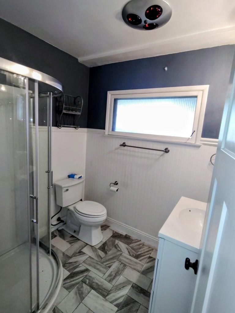 1517 W Kaweah Ave, Visalia, CA 93277