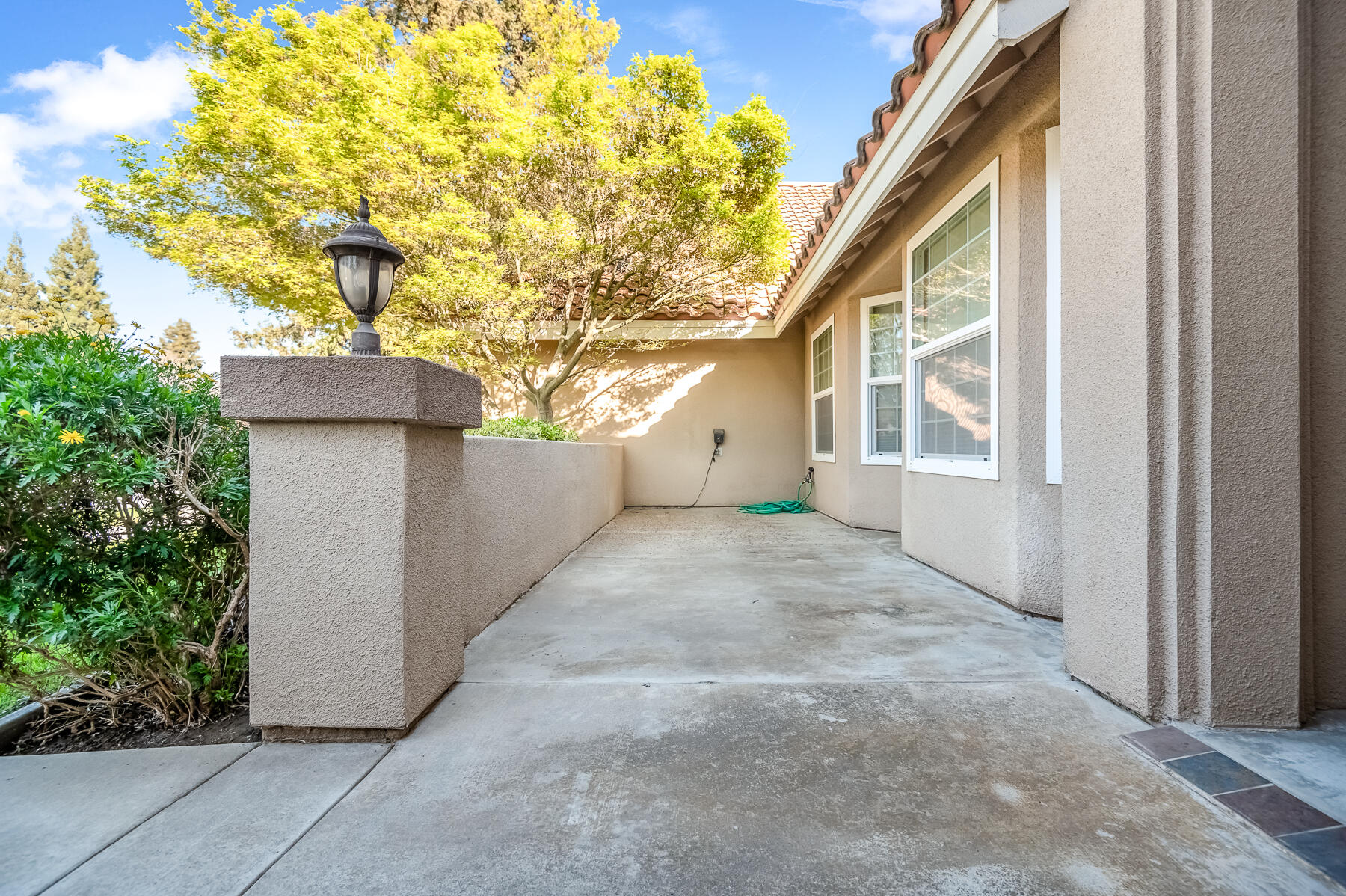 6001 W Mary Ct, Visalia, CA 93277