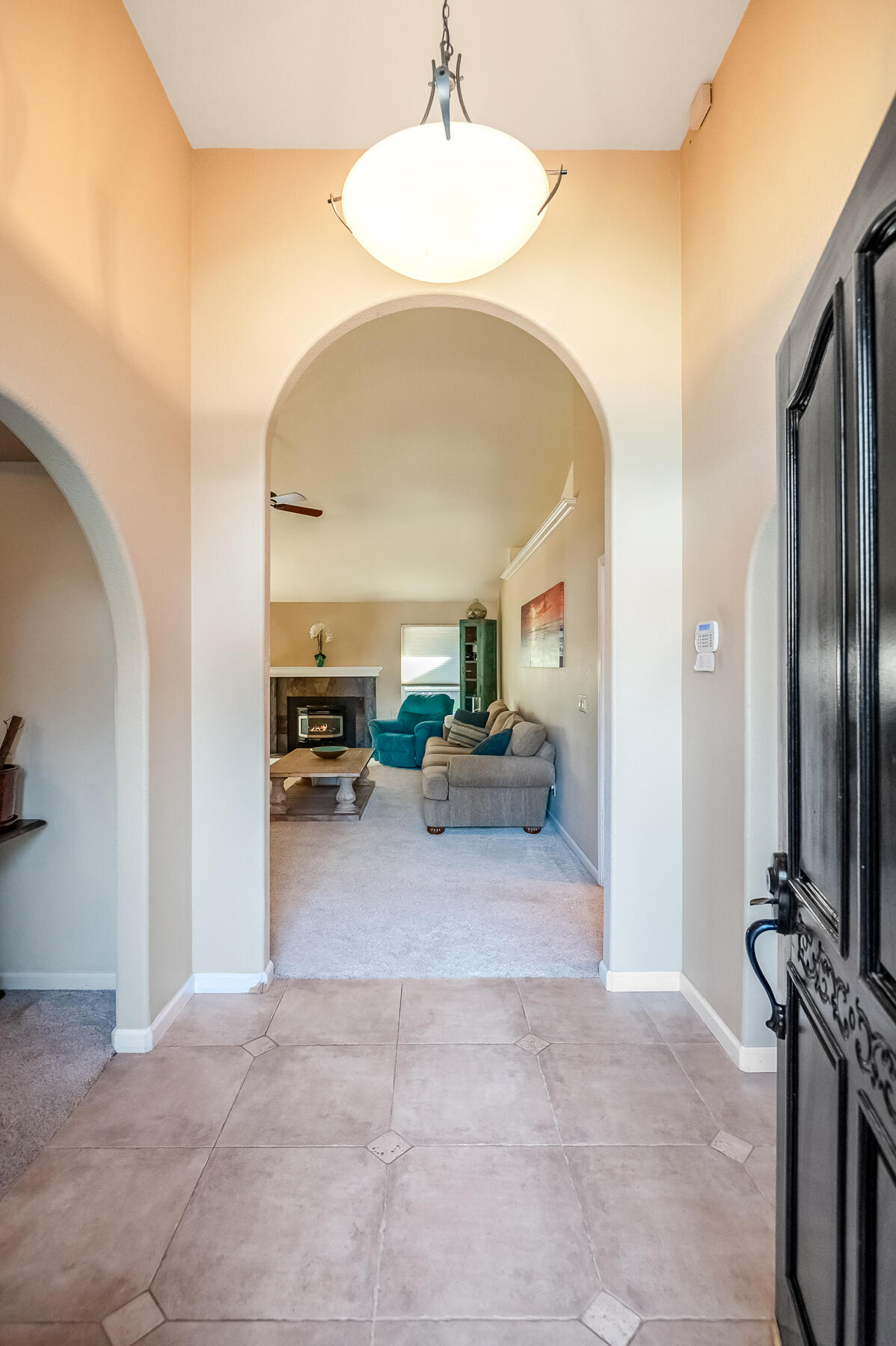 6001 W Mary Ct, Visalia, CA 93277