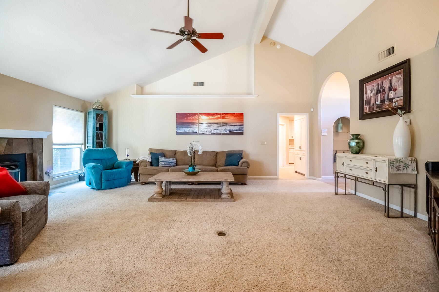 6001 W Mary Ct, Visalia, CA 93277