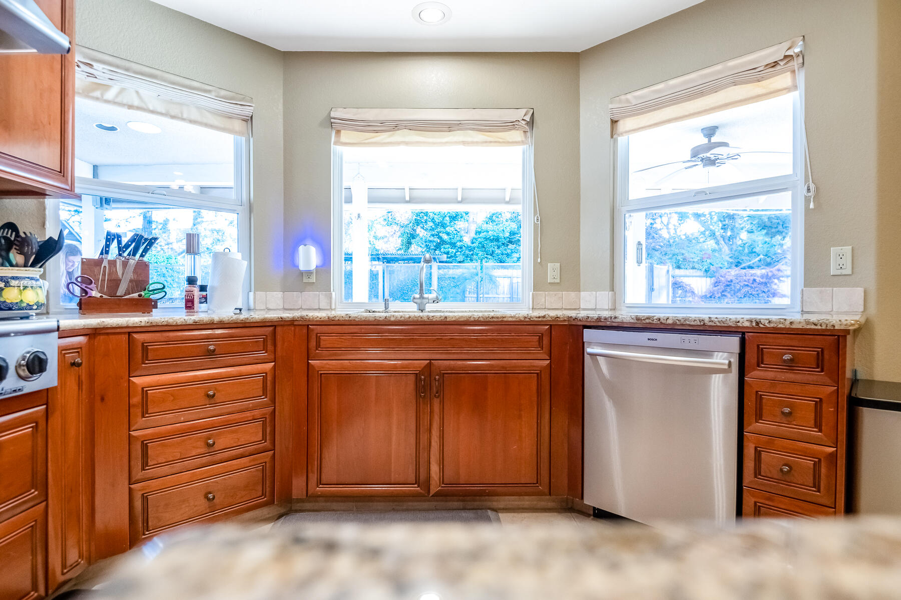 6001 W Mary Ct, Visalia, CA 93277