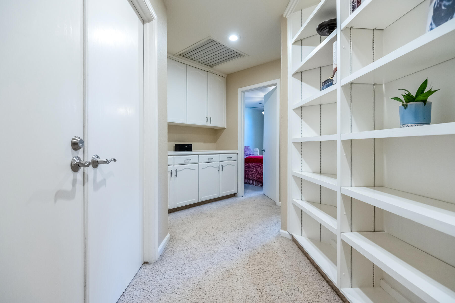 6001 W Mary Ct, Visalia, CA 93277