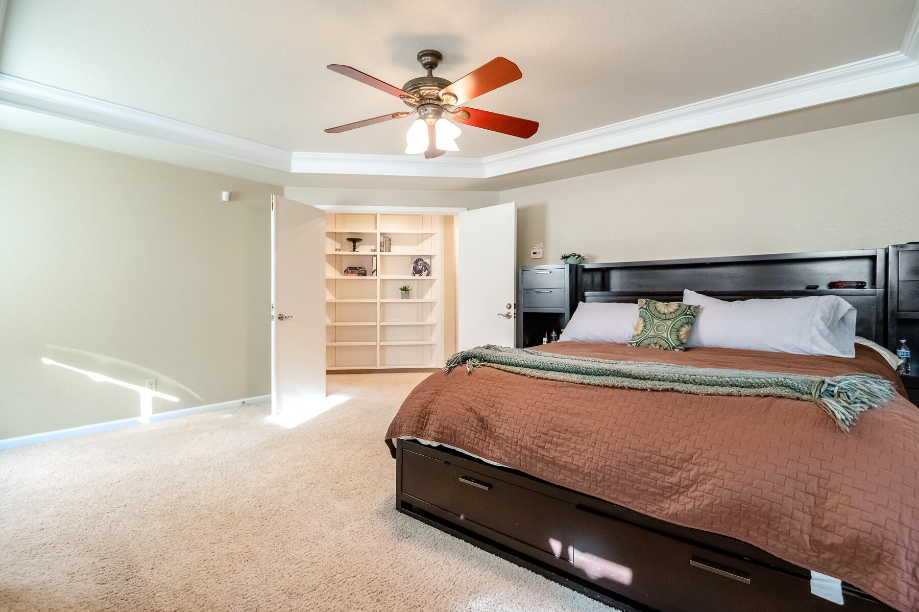 6001 W Mary Ct, Visalia, CA 93277