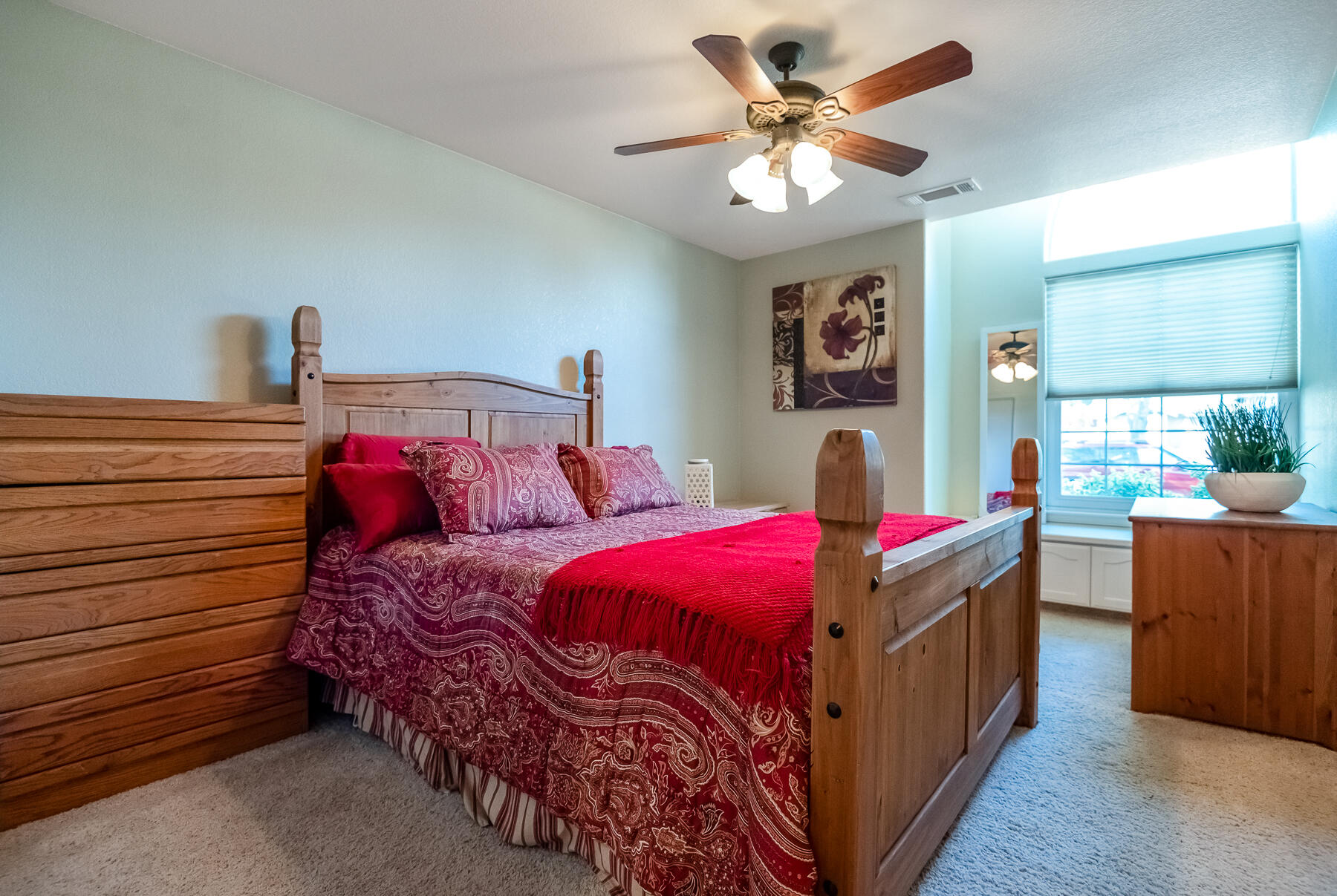 6001 W Mary Ct, Visalia, CA 93277