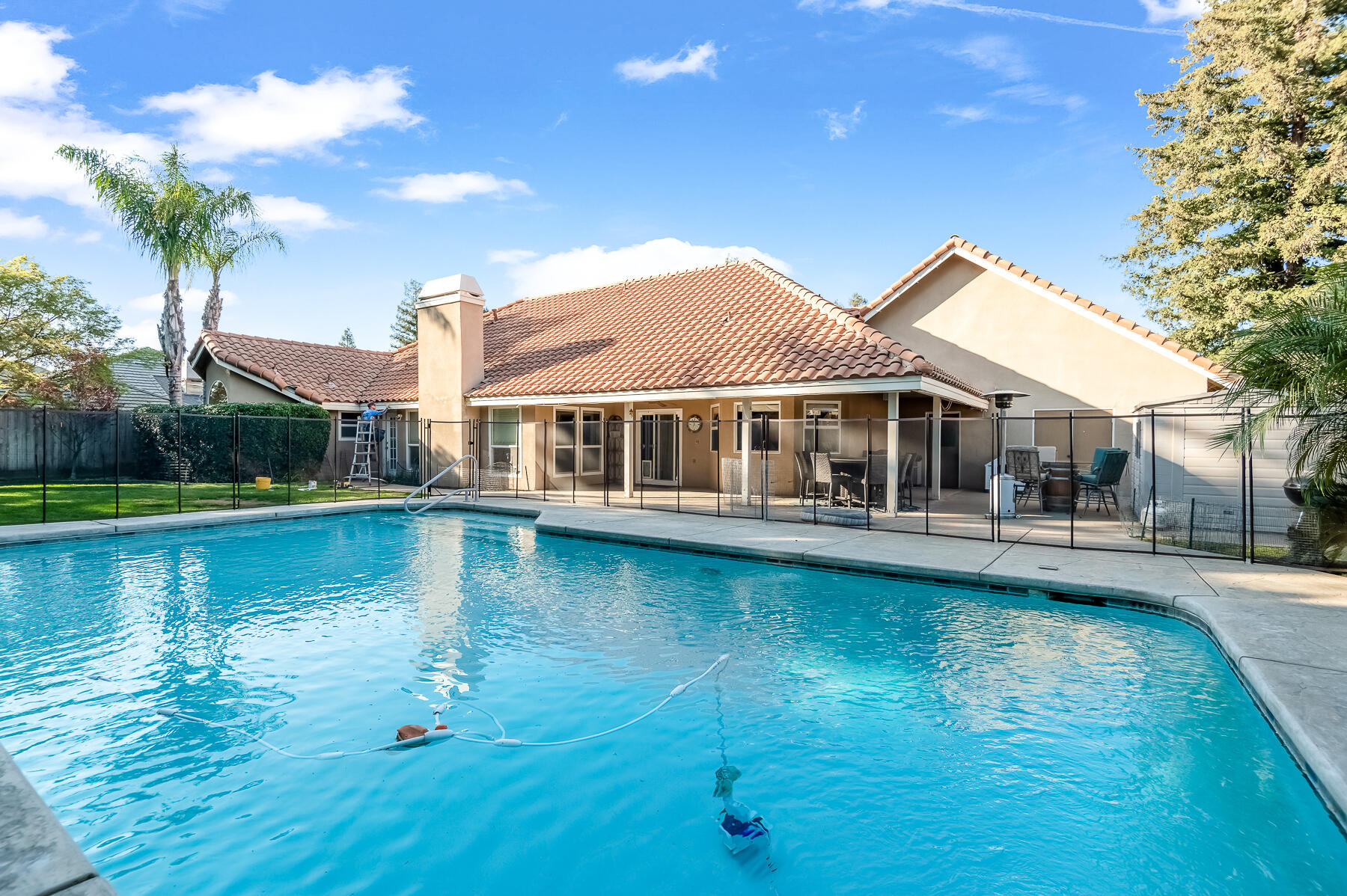 6001 W Mary Ct, Visalia, CA 93277