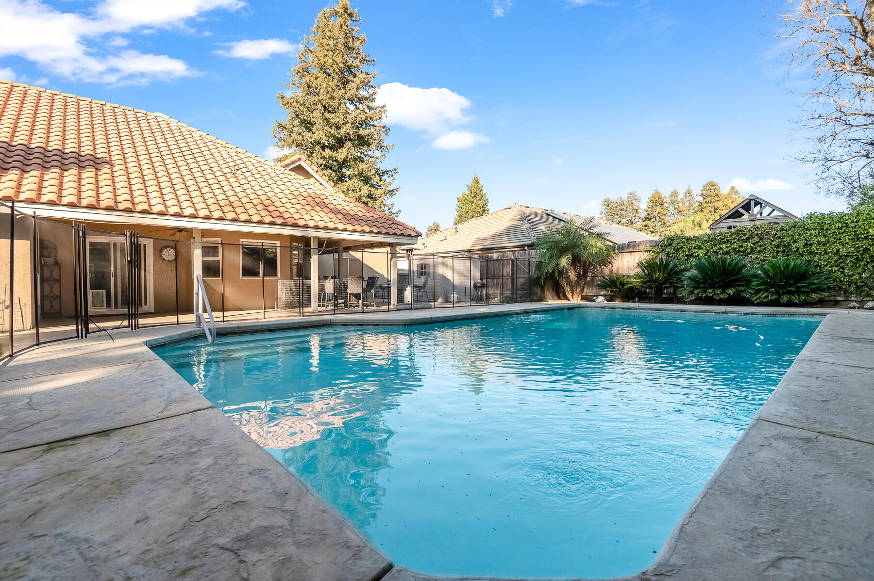 6001 W Mary Ct, Visalia, CA 93277