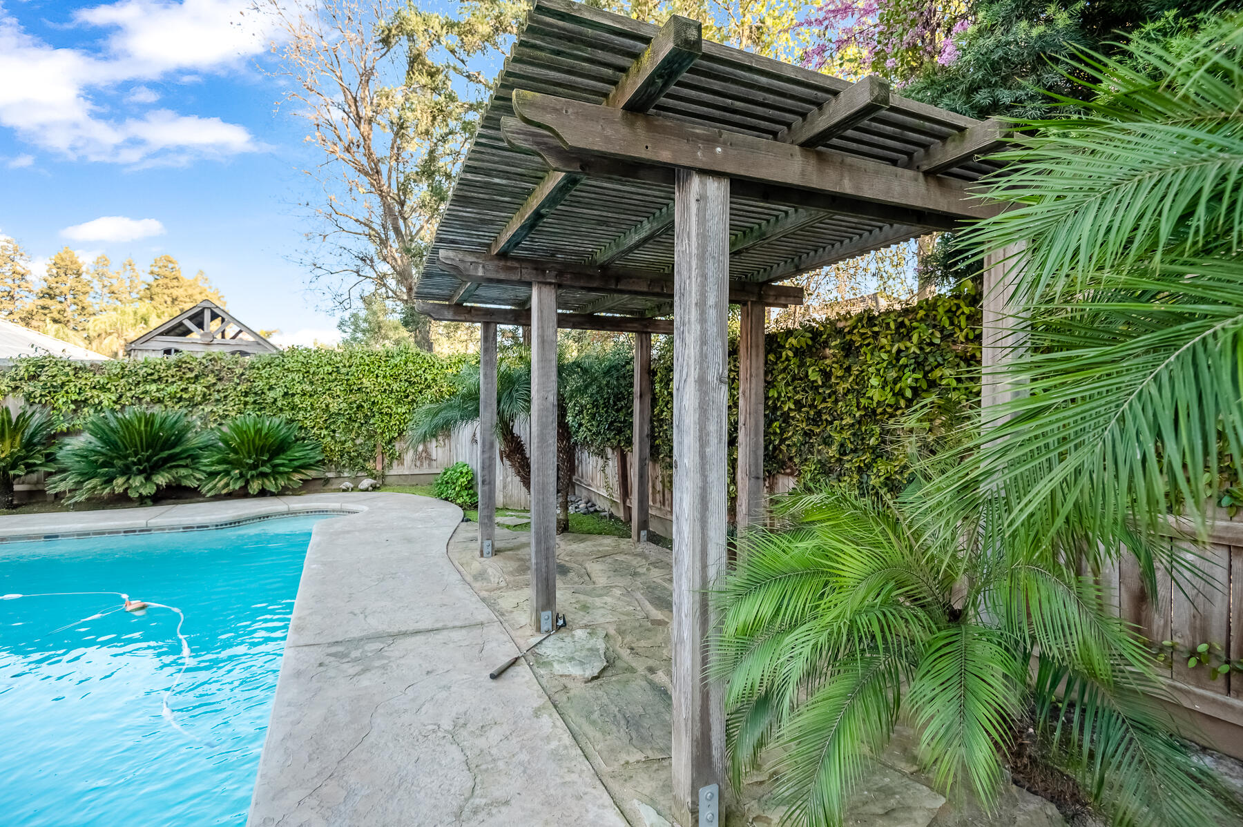 6001 W Mary Ct, Visalia, CA 93277