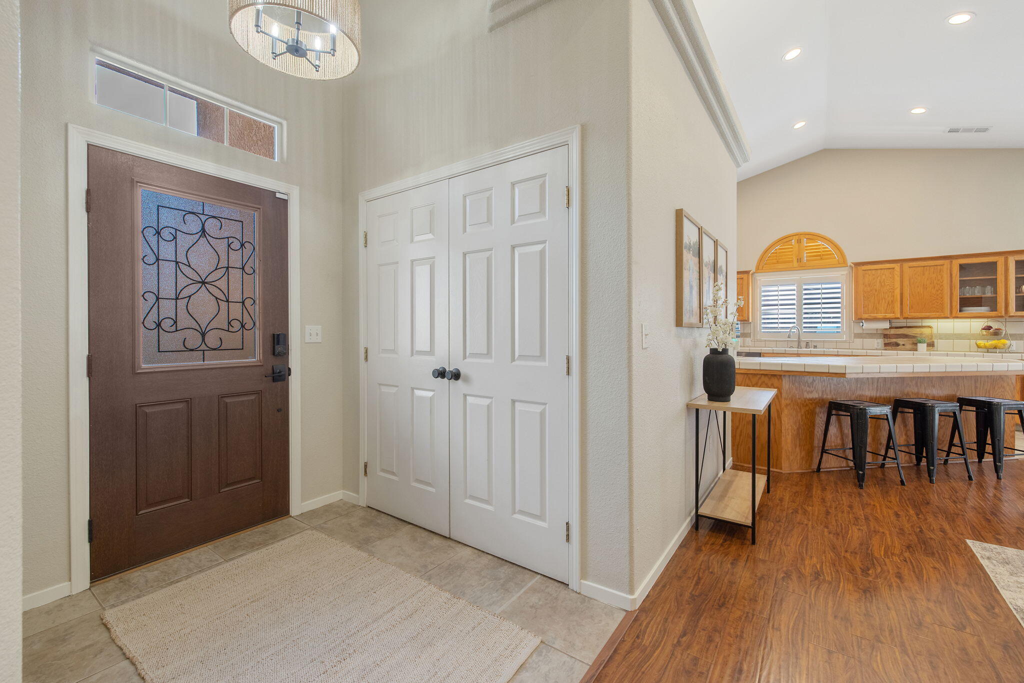 2600 W Oakridge Ave, Visalia, CA 93291