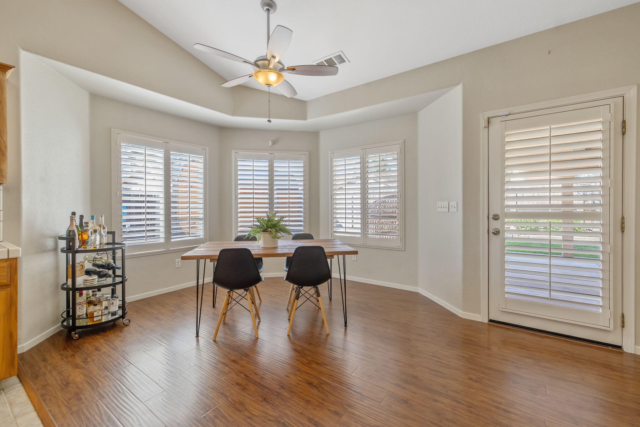 2600 W Oakridge Ave, Visalia, CA 93291