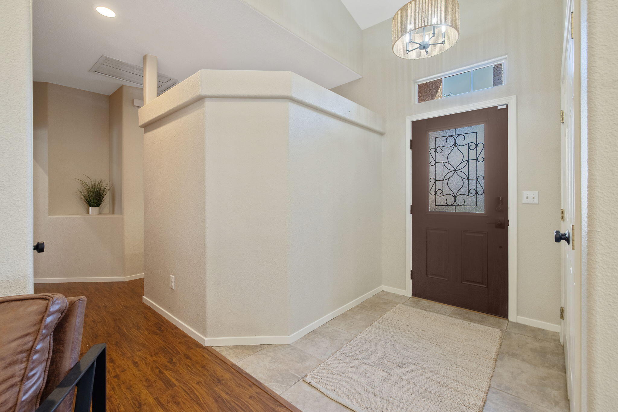 2600 W Oakridge Ave, Visalia, CA 93291