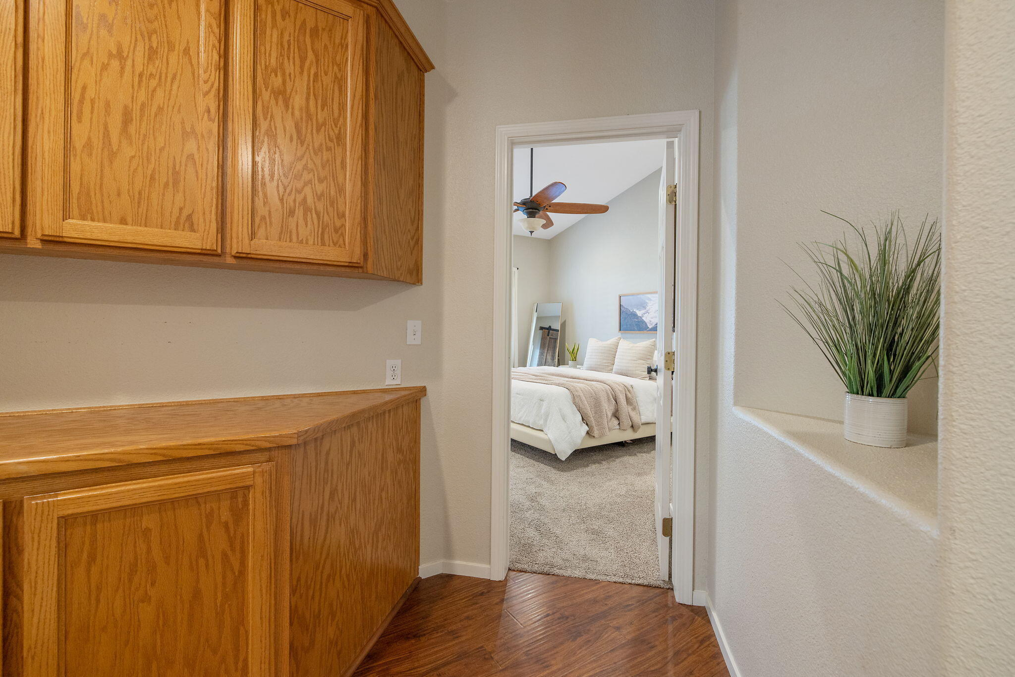 2600 W Oakridge Ave, Visalia, CA 93291