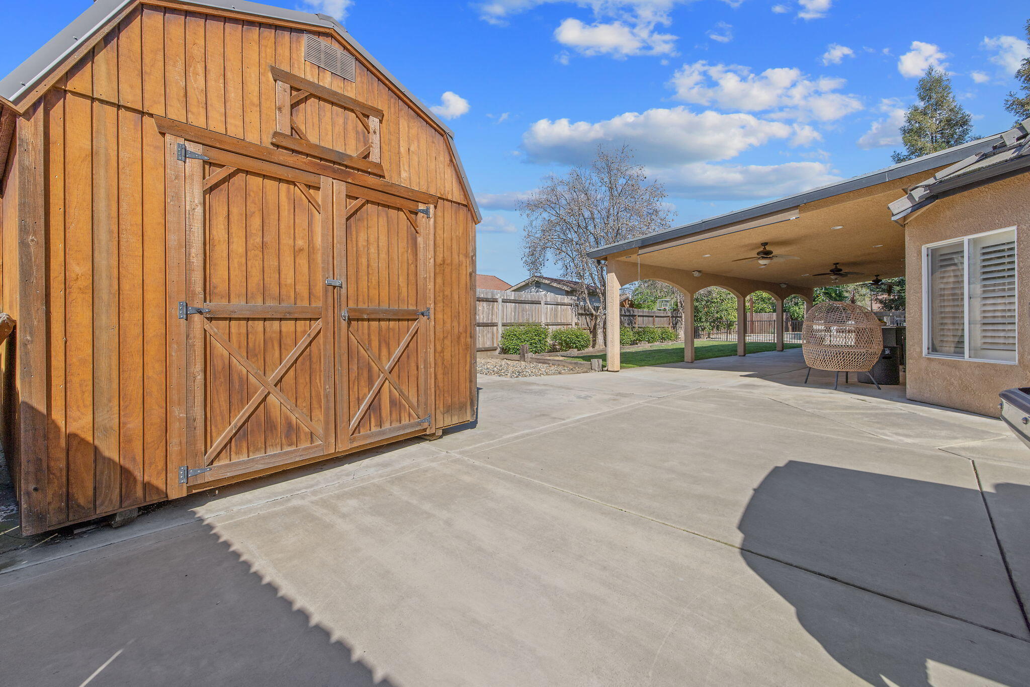 2600 W Oakridge Ave, Visalia, CA 93291