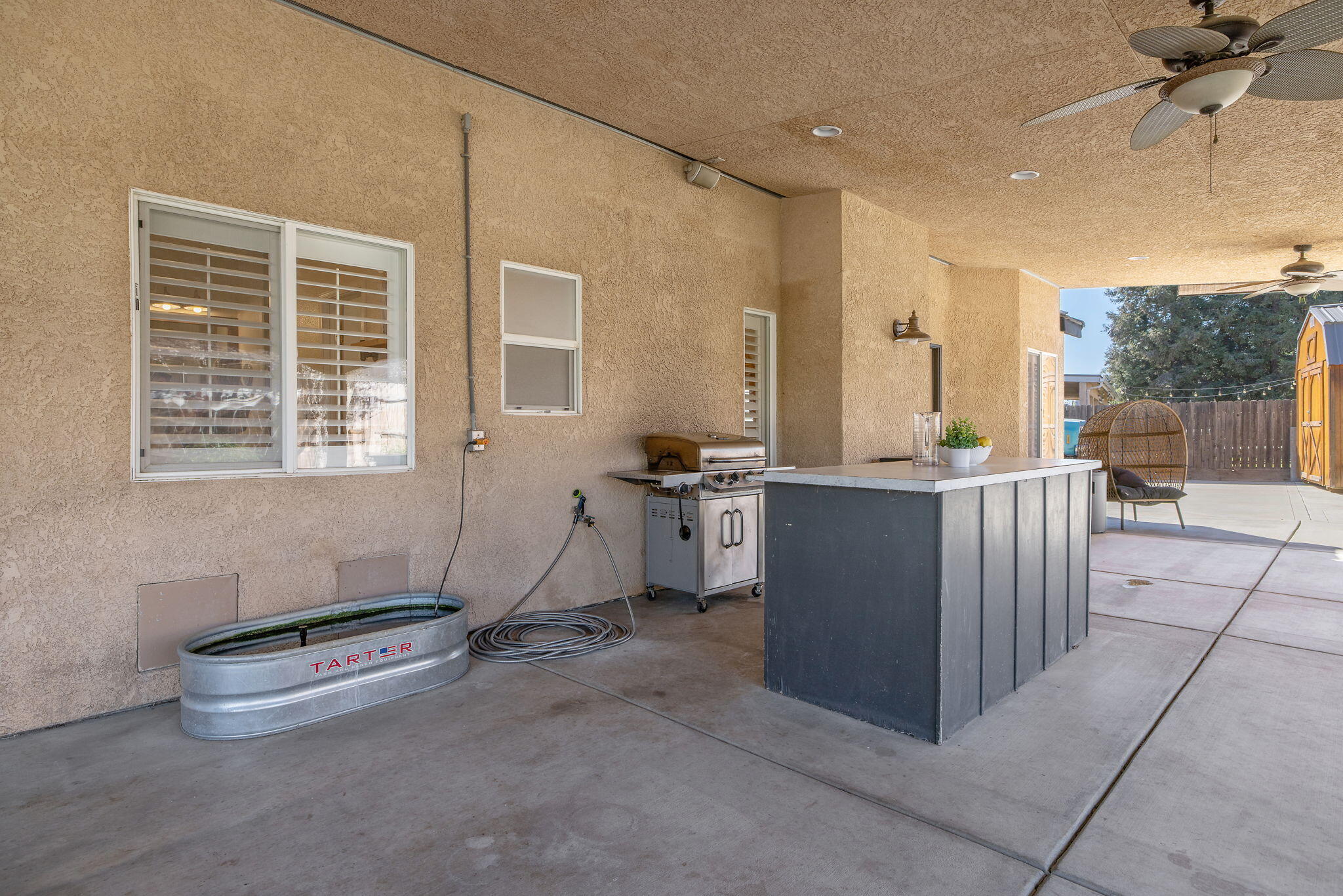 2600 W Oakridge Ave, Visalia, CA 93291