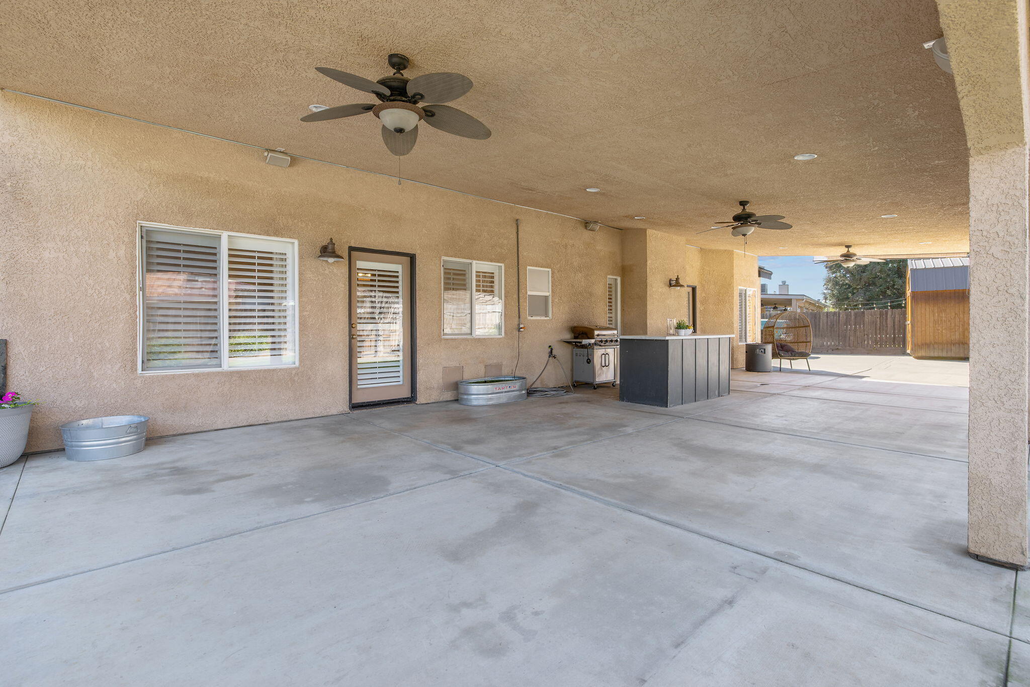 2600 W Oakridge Ave, Visalia, CA 93291