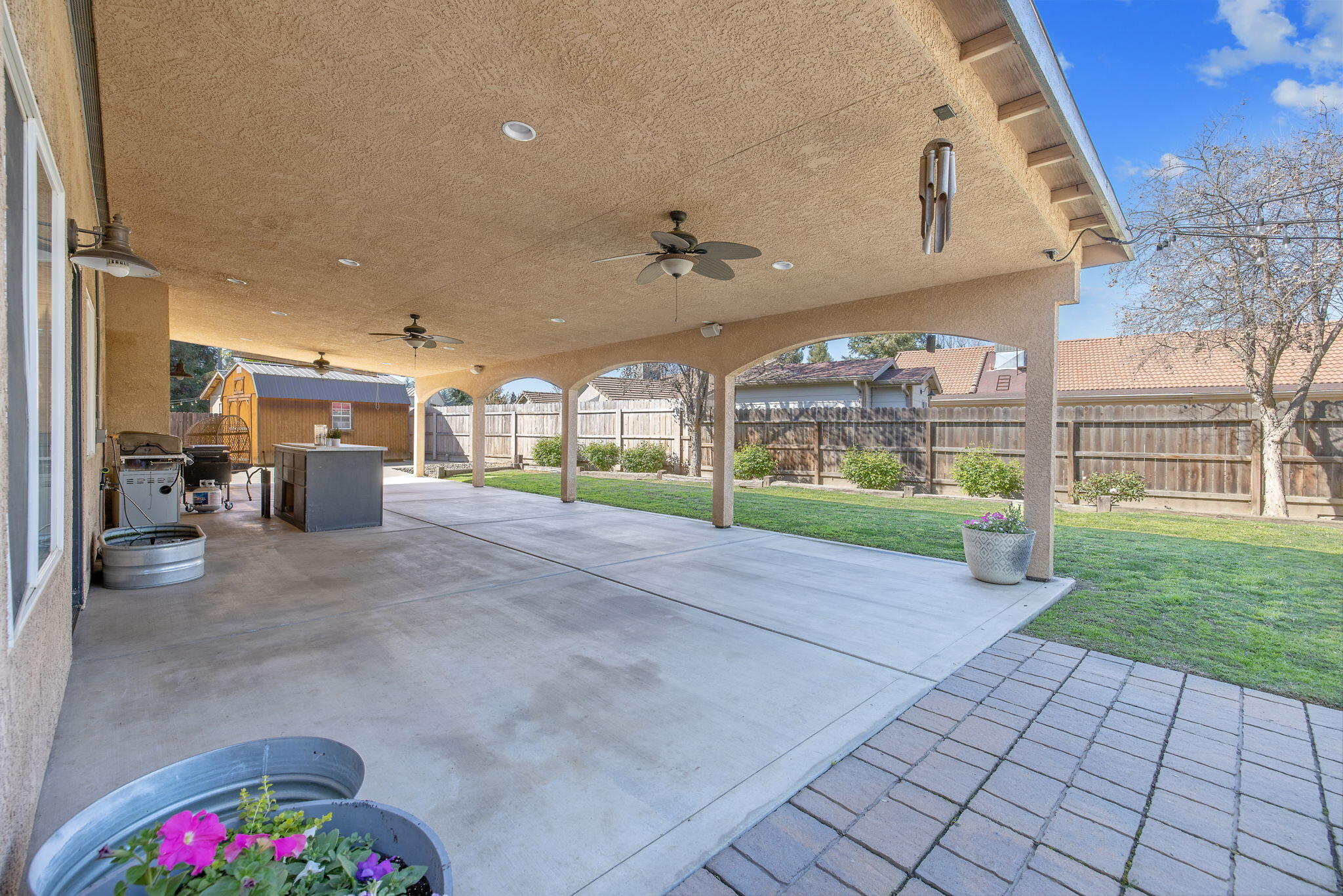 2600 W Oakridge Ave, Visalia, CA 93291