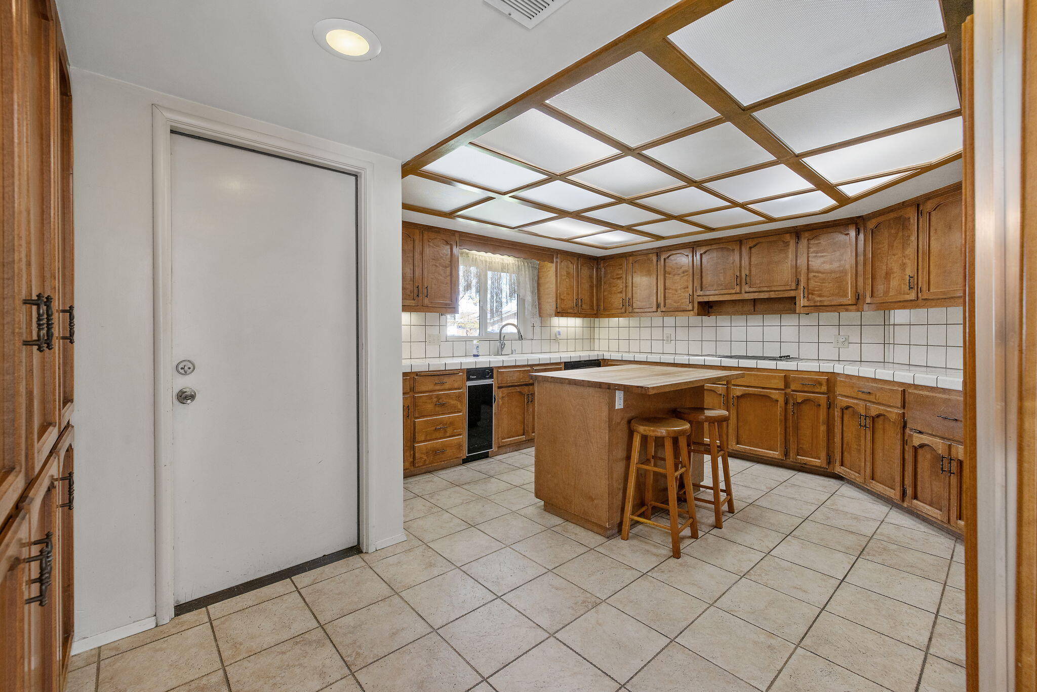 2303 W Cambridge Ave, Visalia, CA 93277