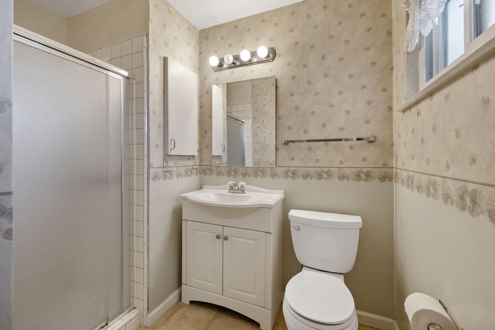 2303 W Cambridge Ave, Visalia, CA 93277