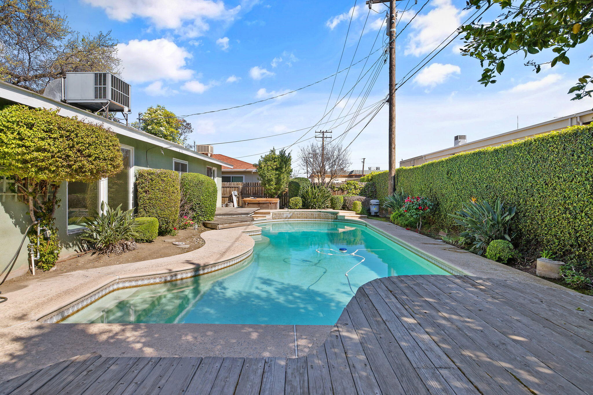 2303 W Cambridge Ave, Visalia, CA 93277