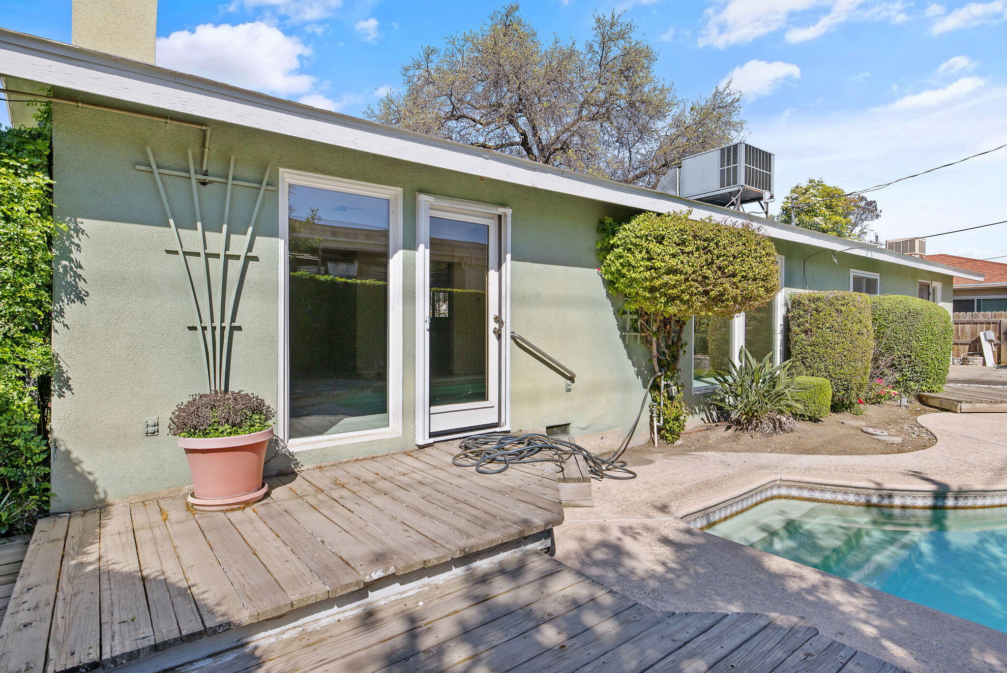 2303 W Cambridge Ave, Visalia, CA 93277