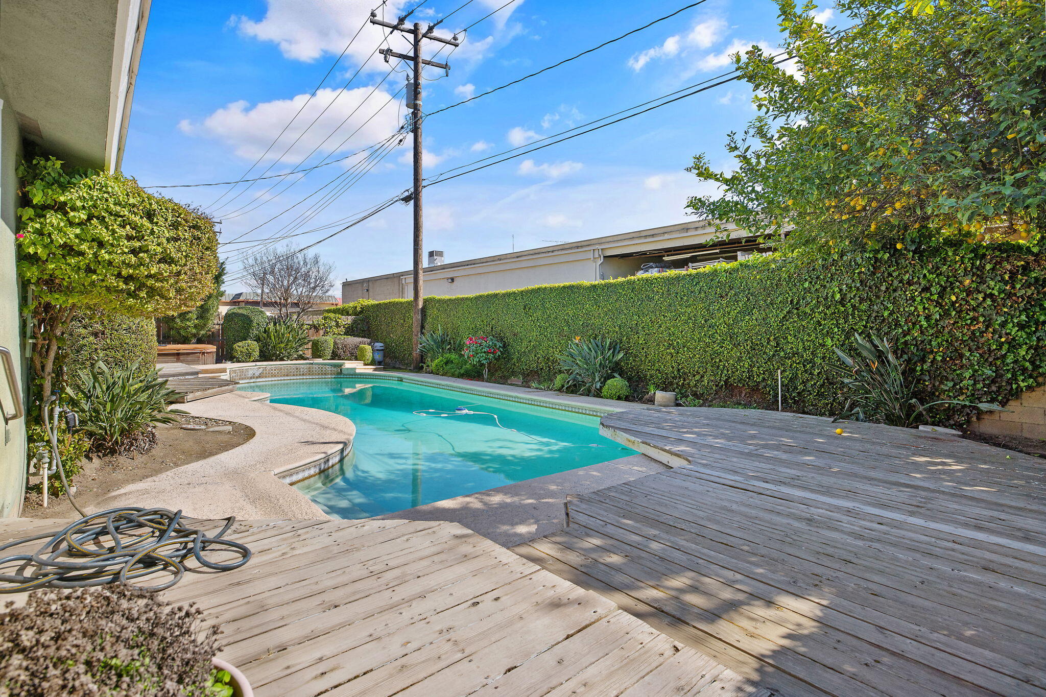 2303 W Cambridge Ave, Visalia, CA 93277