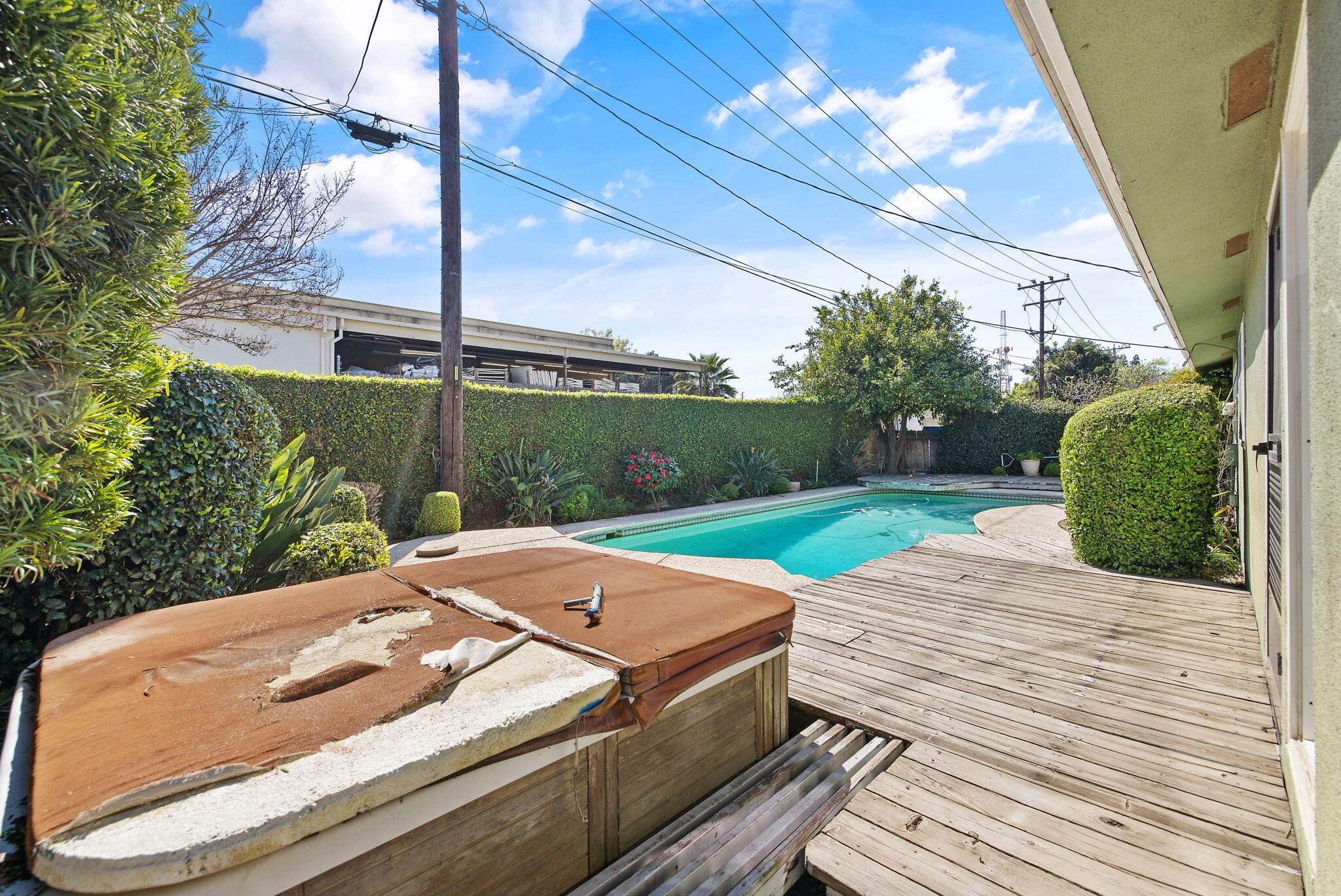 2303 W Cambridge Ave, Visalia, CA 93277