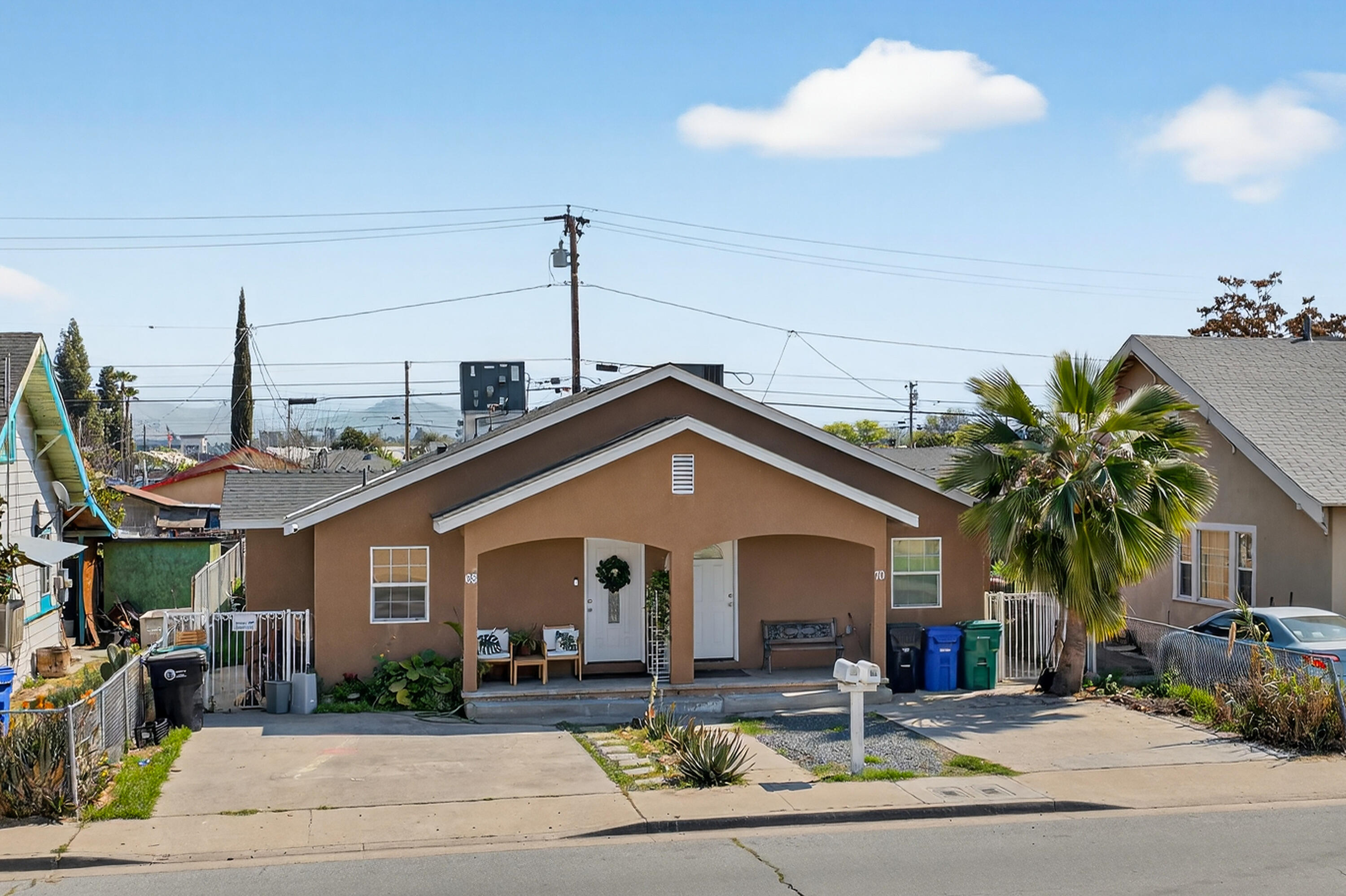 68-70 S Jaye St, Porterville, CA 93257