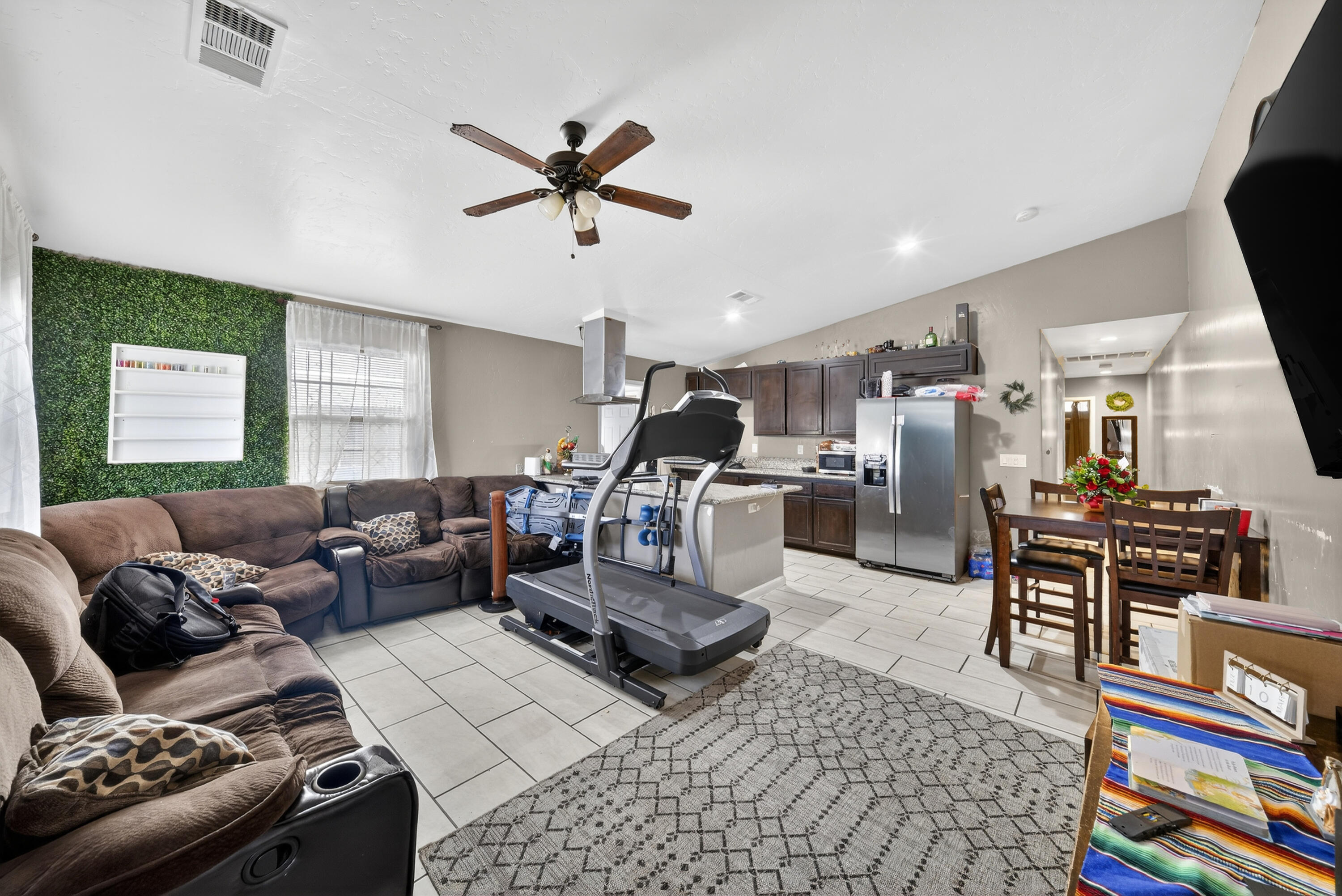 68-70 S Jaye St, Porterville, CA 93257