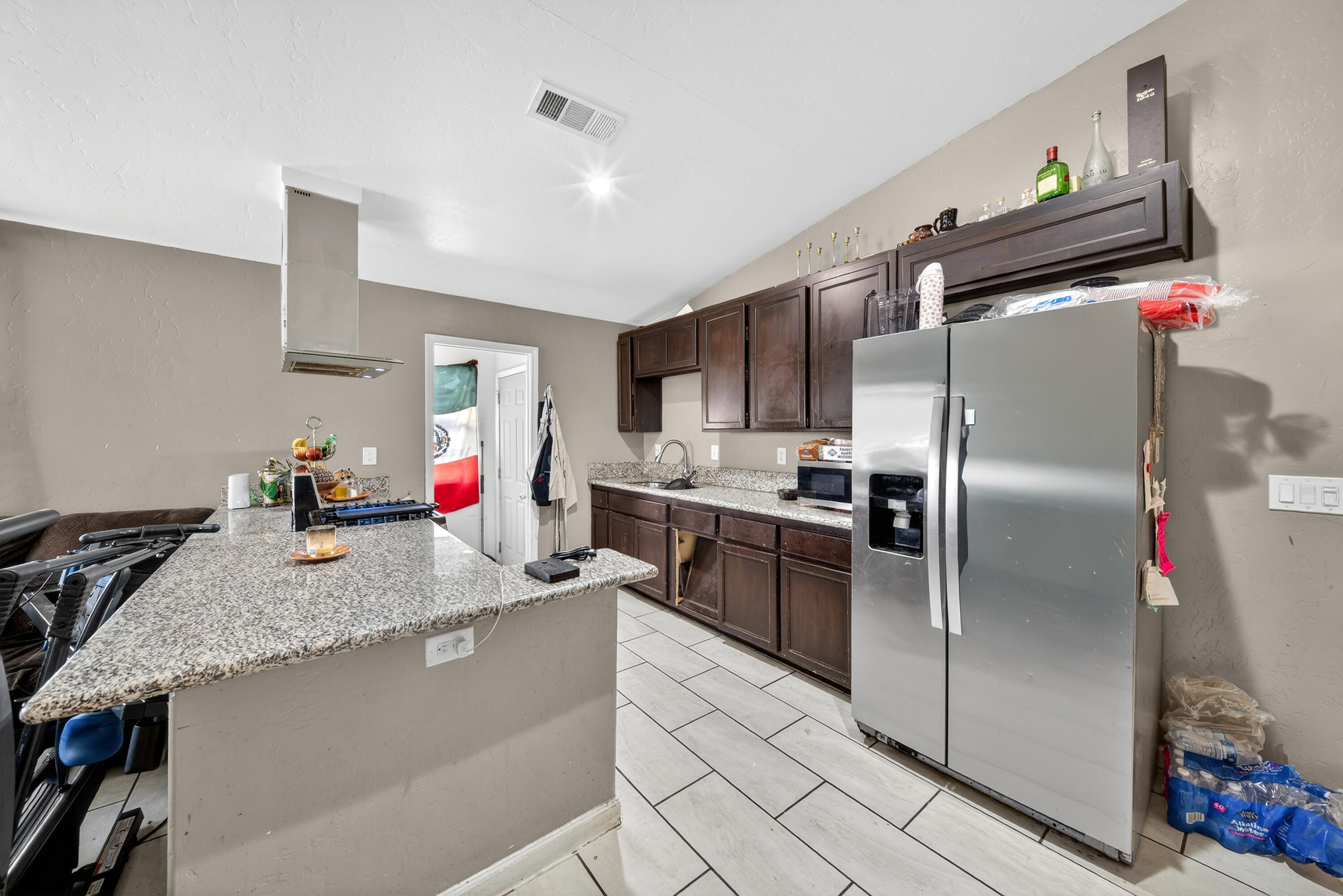 68-70 S Jaye St, Porterville, CA 93257