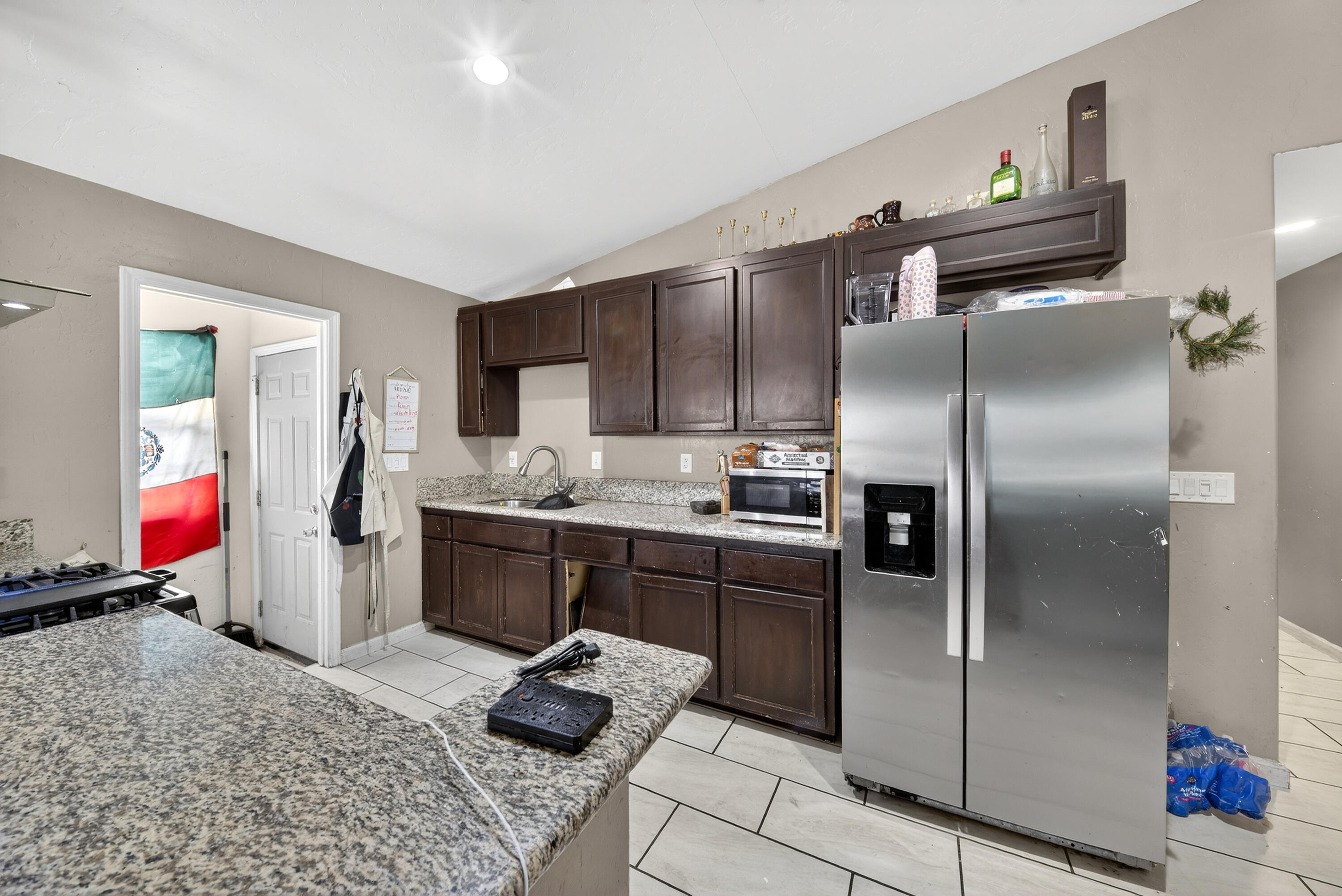 68-70 S Jaye St, Porterville, CA 93257