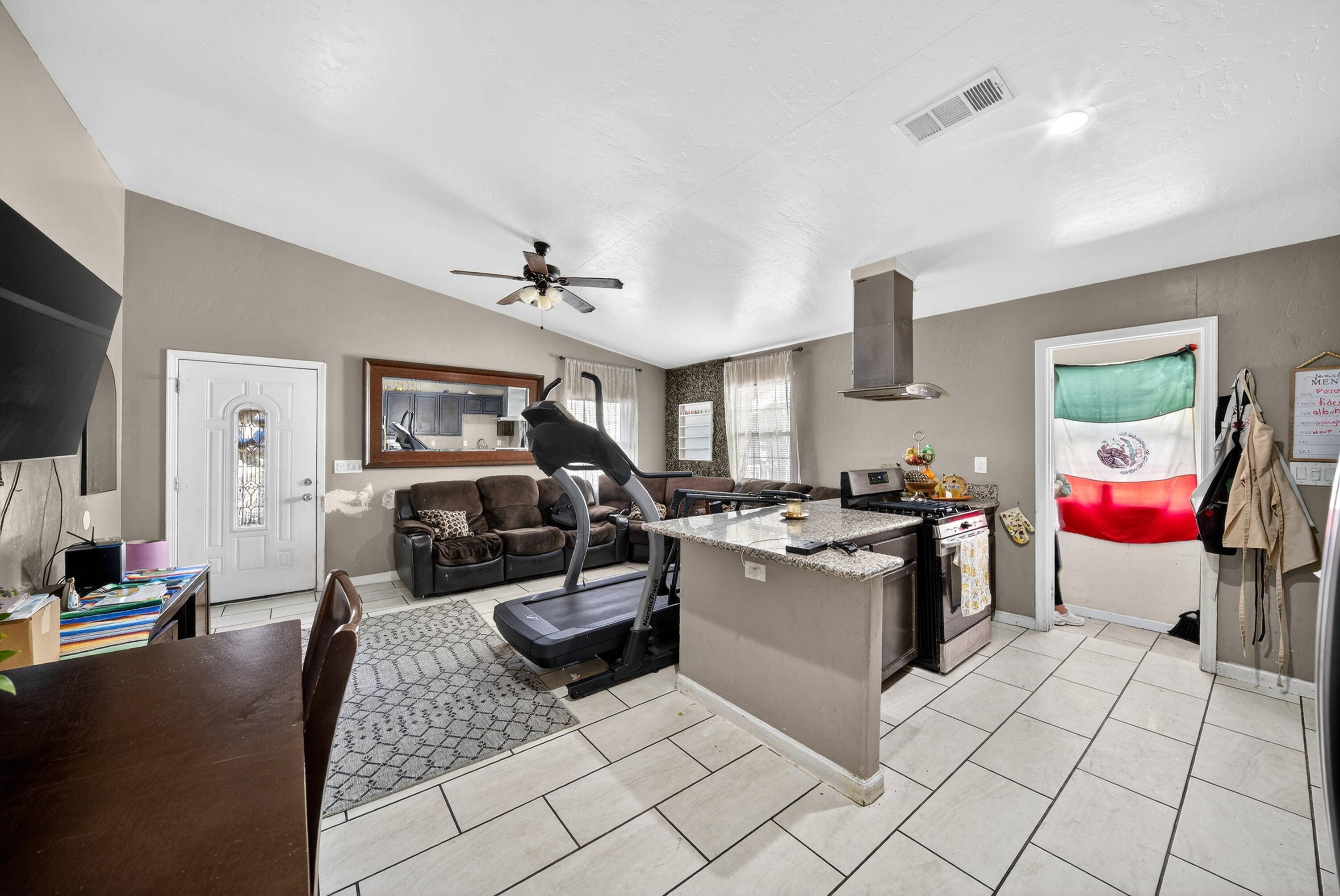 68-70 S Jaye St, Porterville, CA 93257