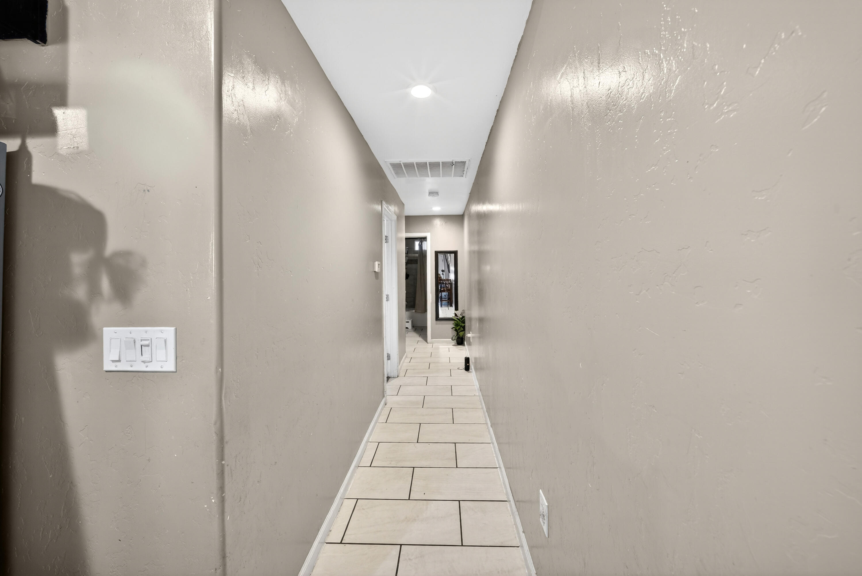 68-70 S Jaye St, Porterville, CA 93257