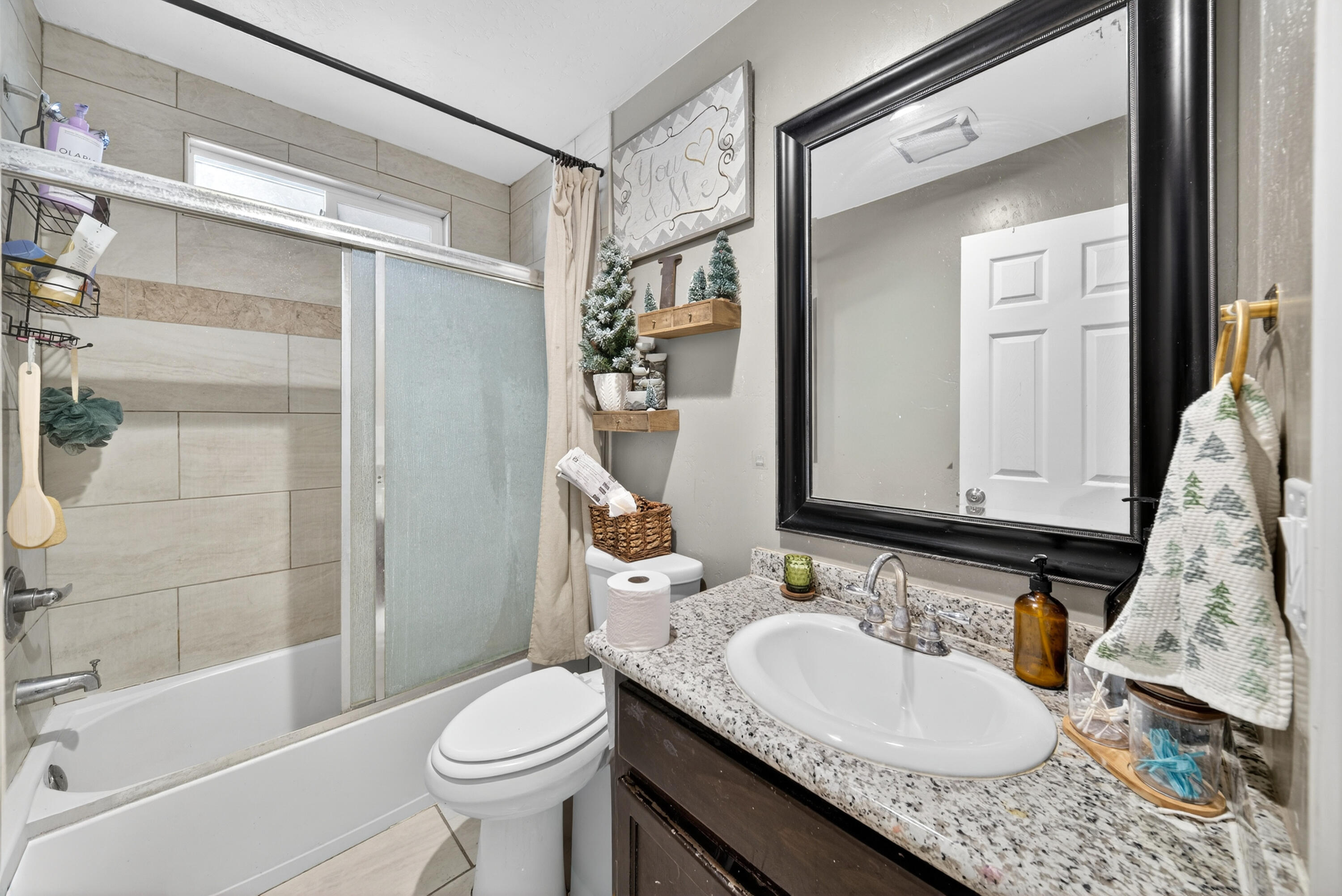 68-70 S Jaye St, Porterville, CA 93257