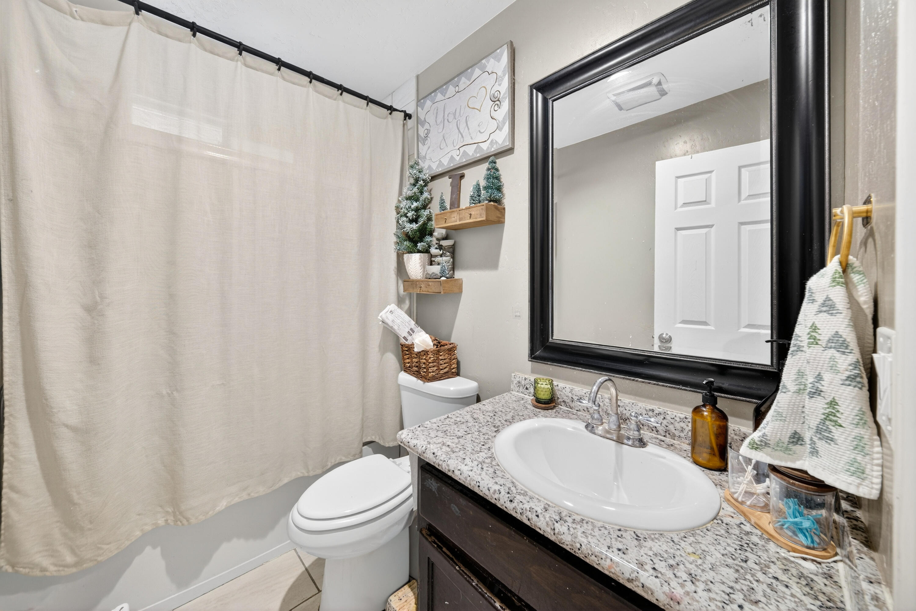 68-70 S Jaye St, Porterville, CA 93257