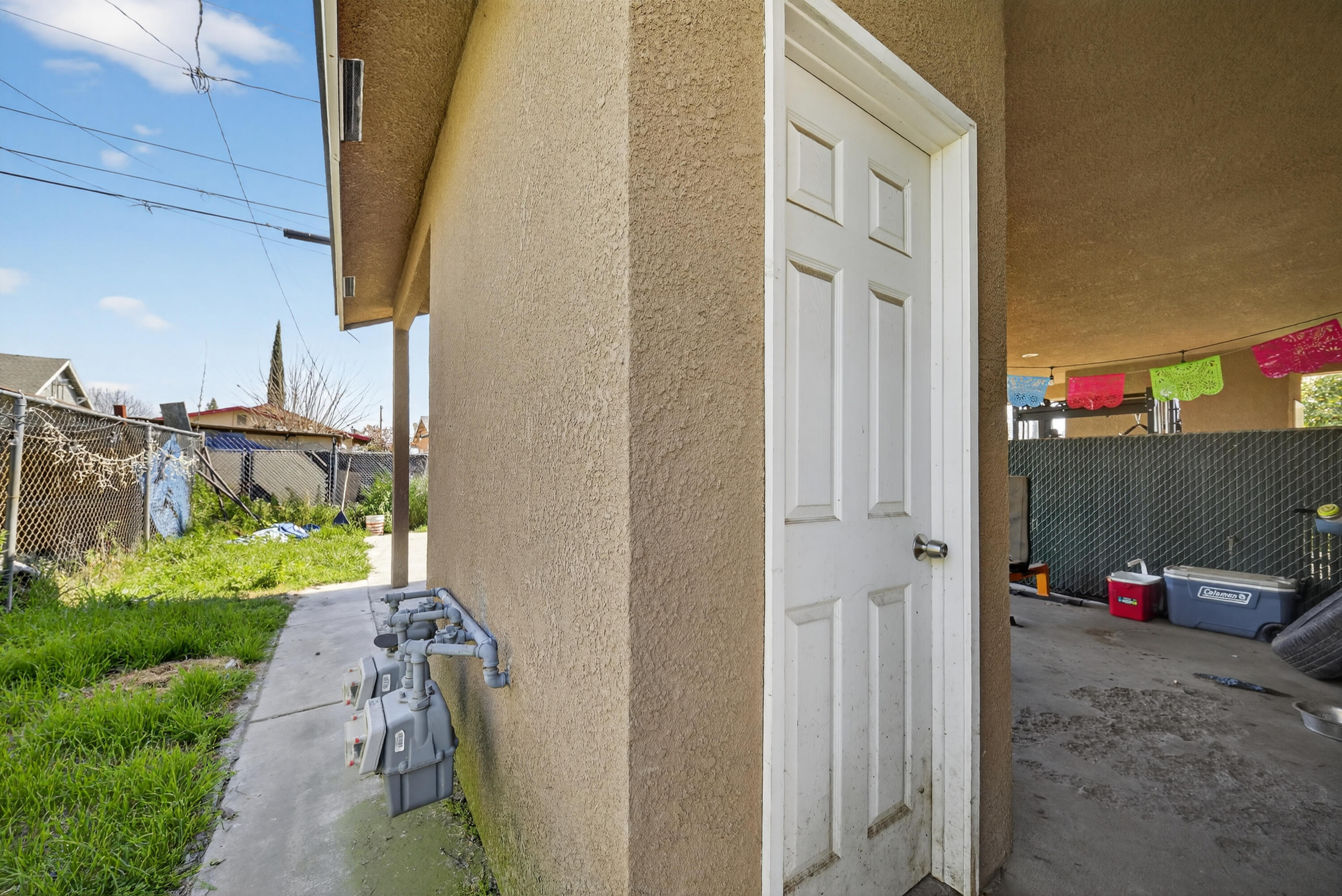 68-70 S Jaye St, Porterville, CA 93257