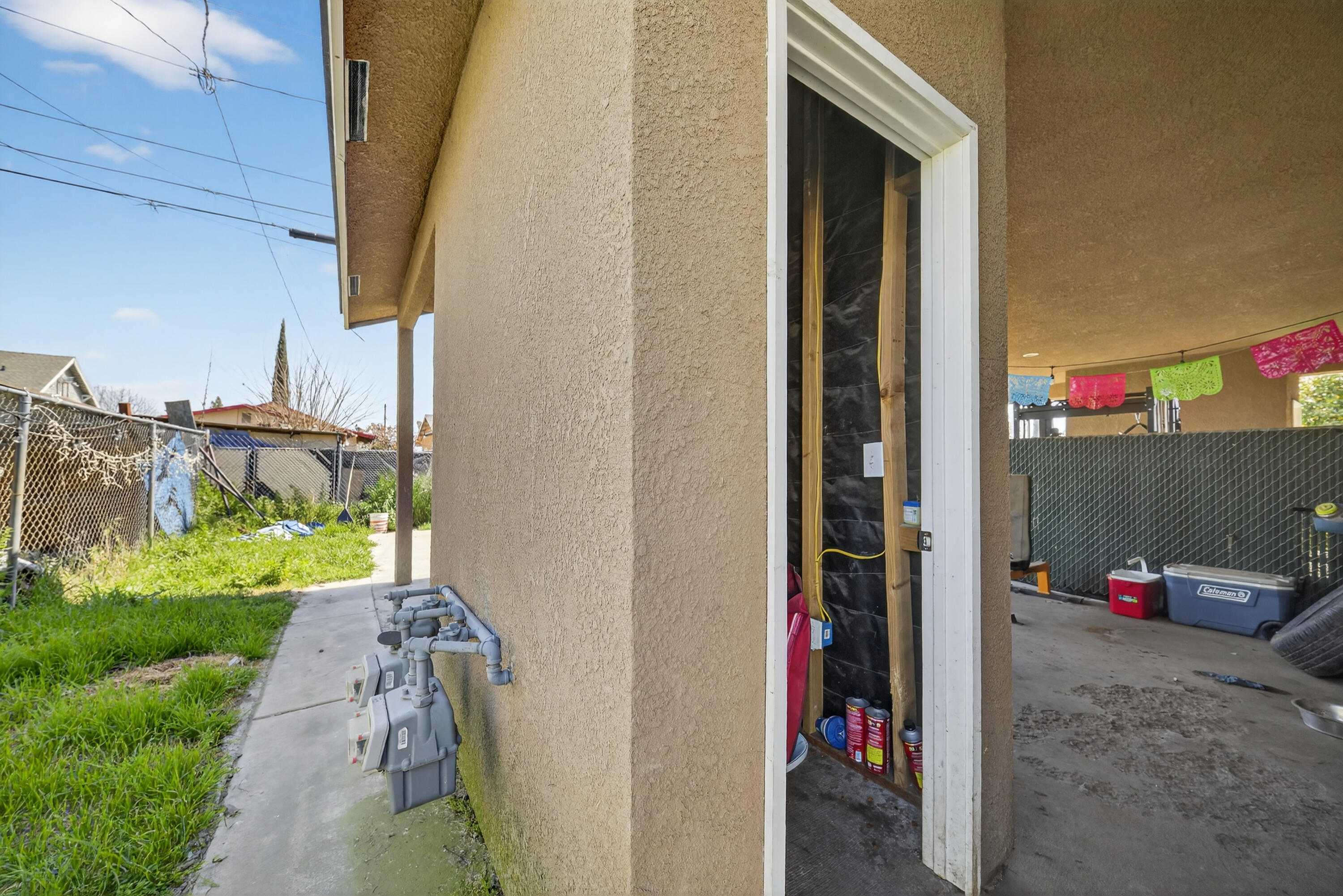 68-70 S Jaye St, Porterville, CA 93257