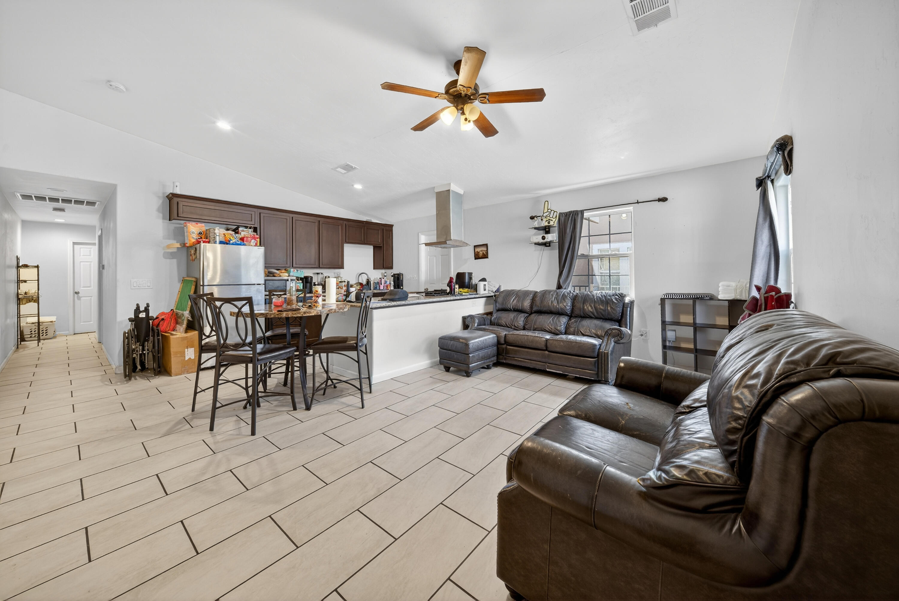 68-70 S Jaye St, Porterville, CA 93257