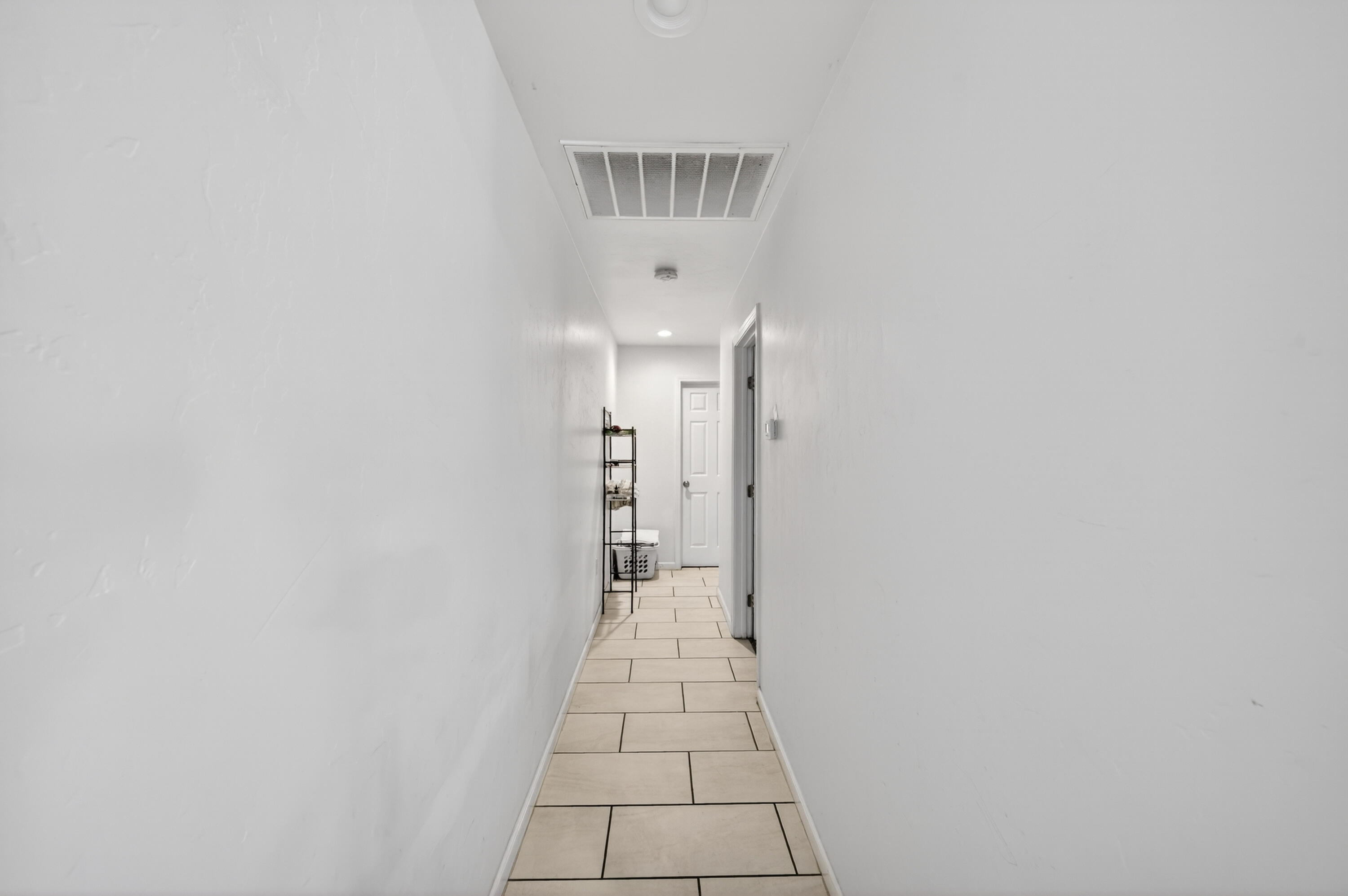 68-70 S Jaye St, Porterville, CA 93257