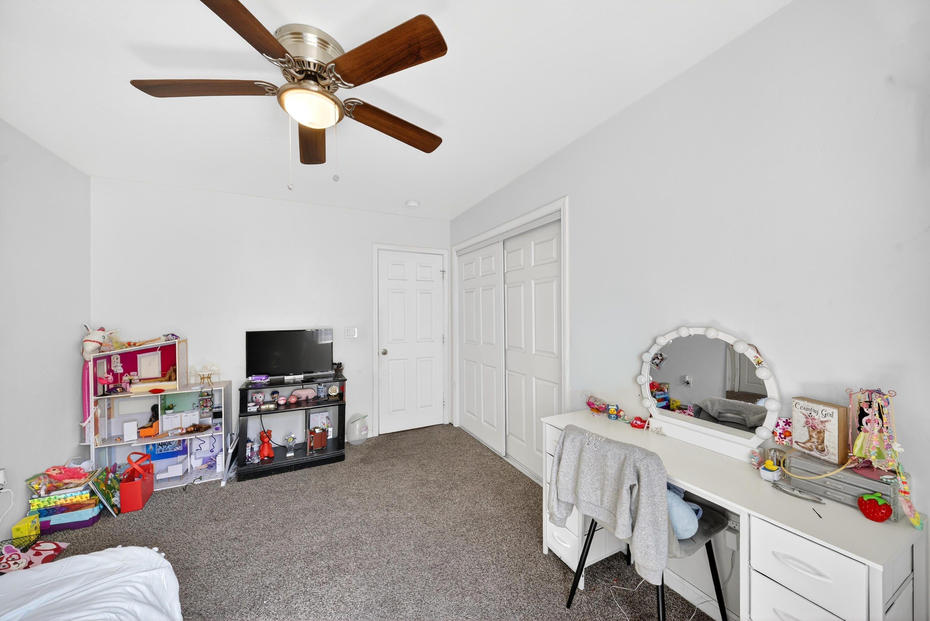 68-70 S Jaye St, Porterville, CA 93257